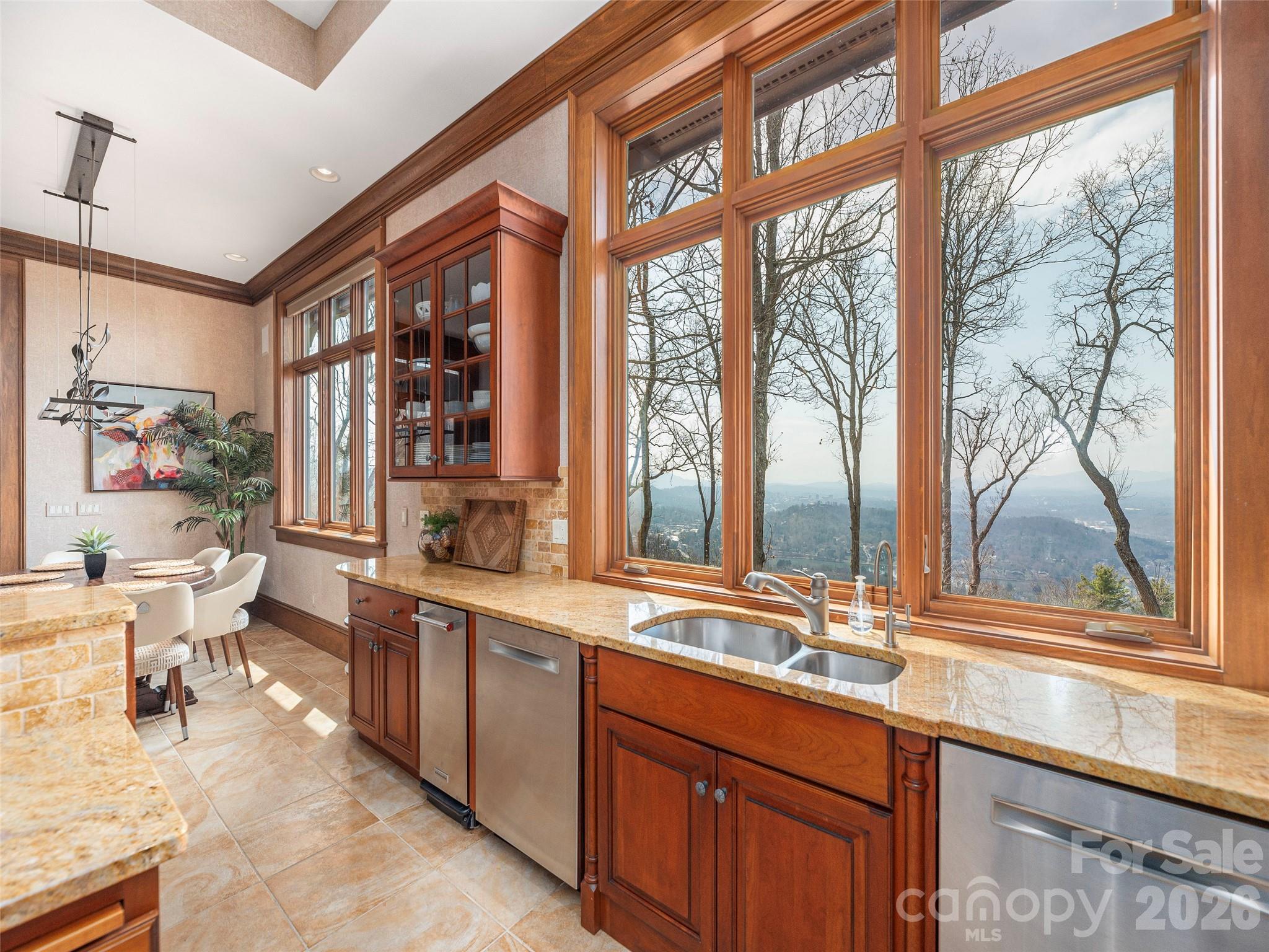 633 Altamont View Property Photo 17