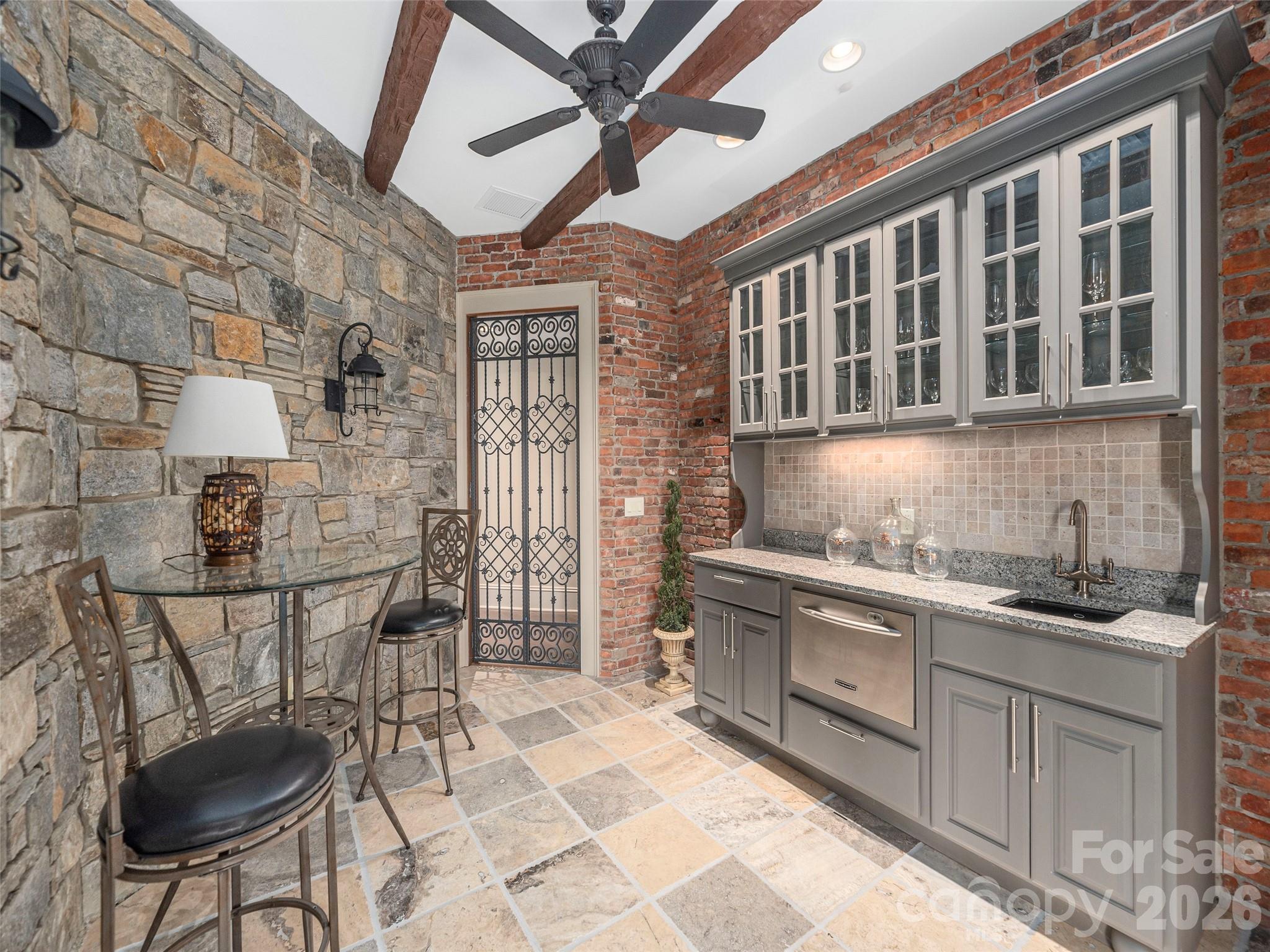 633 Altamont View Property Photo 36