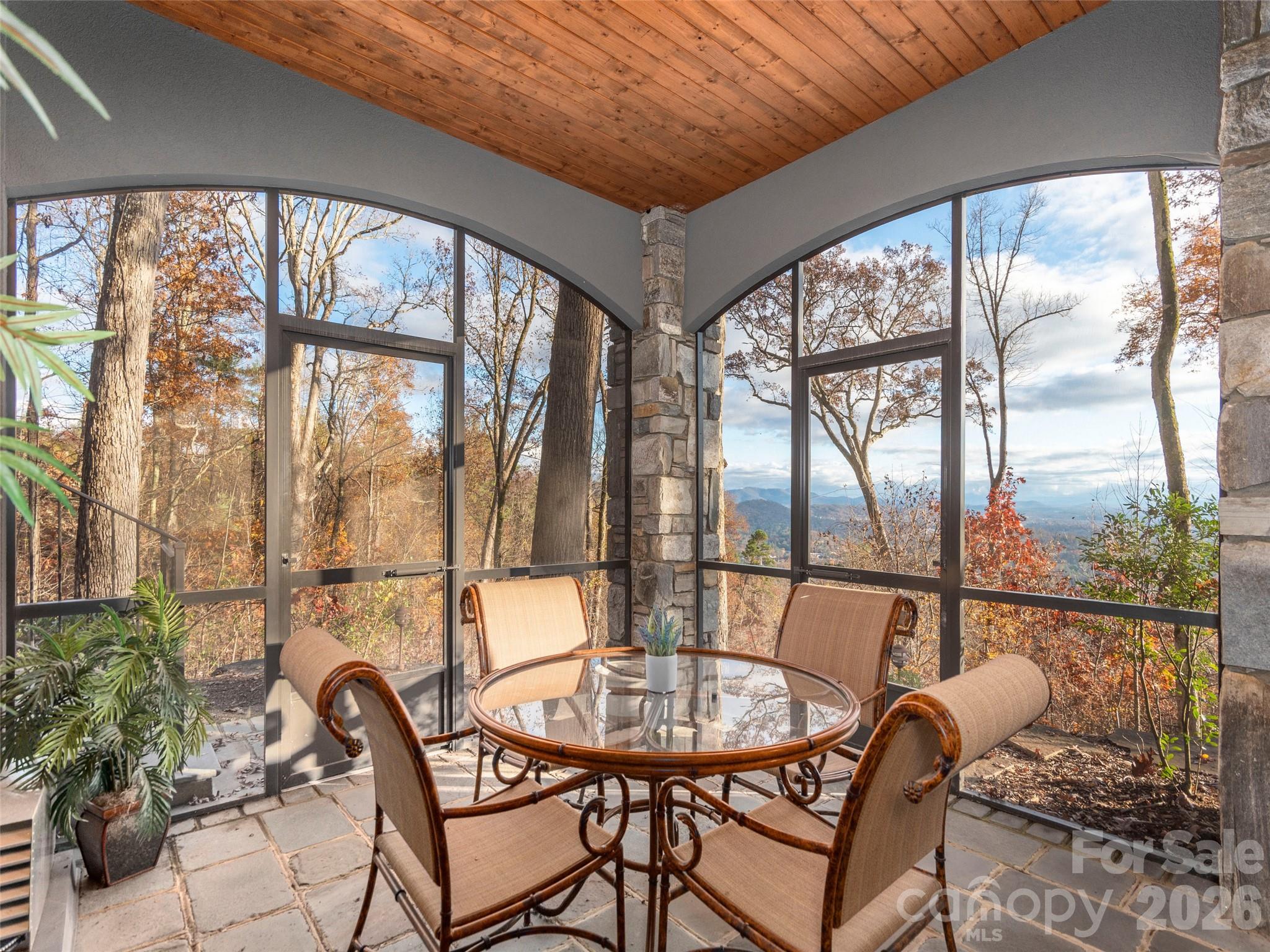 633 Altamont View Property Photo 41