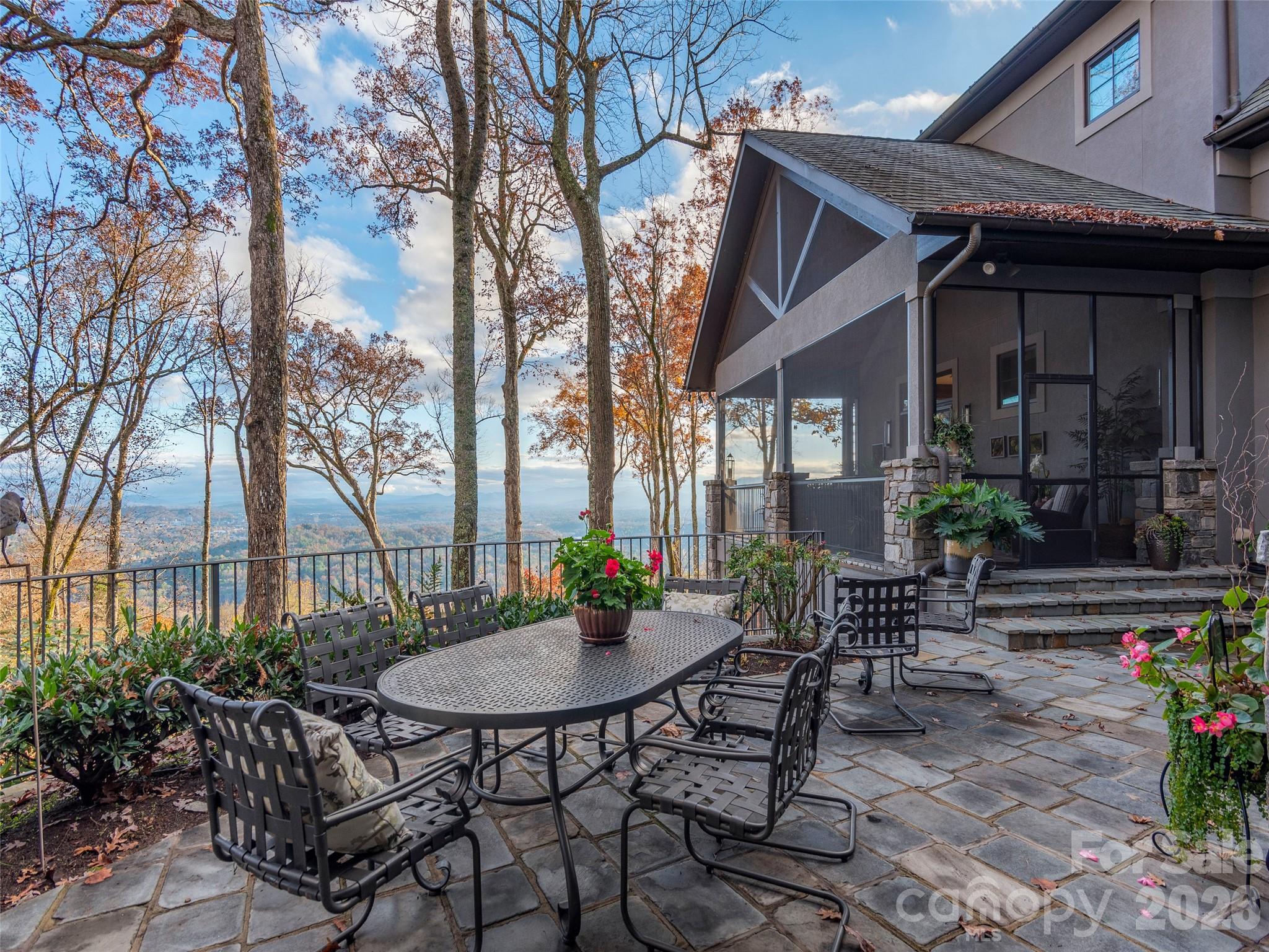 633 Altamont View Property Photo 42