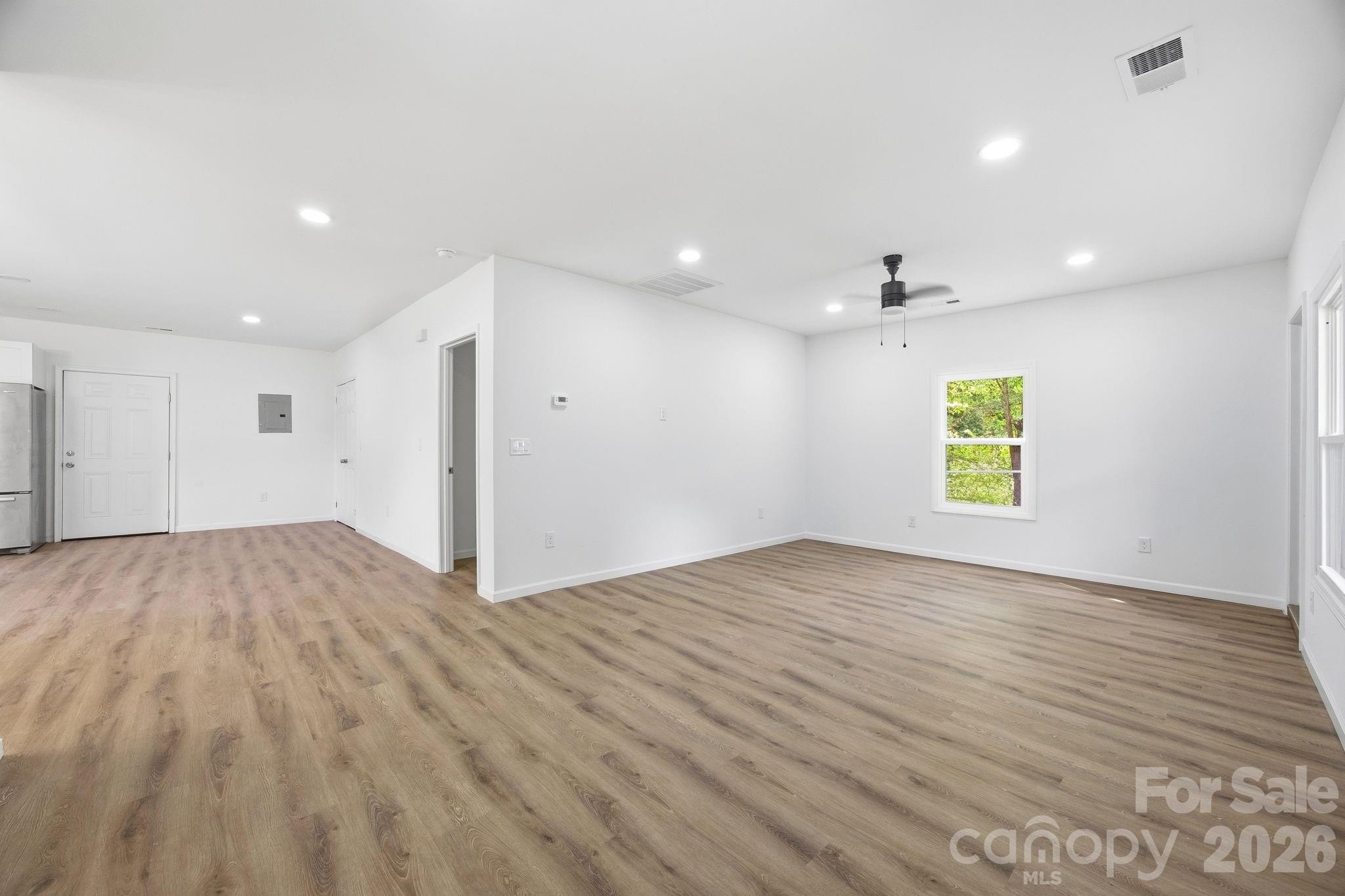 304 Ashford Street Property Photo 3