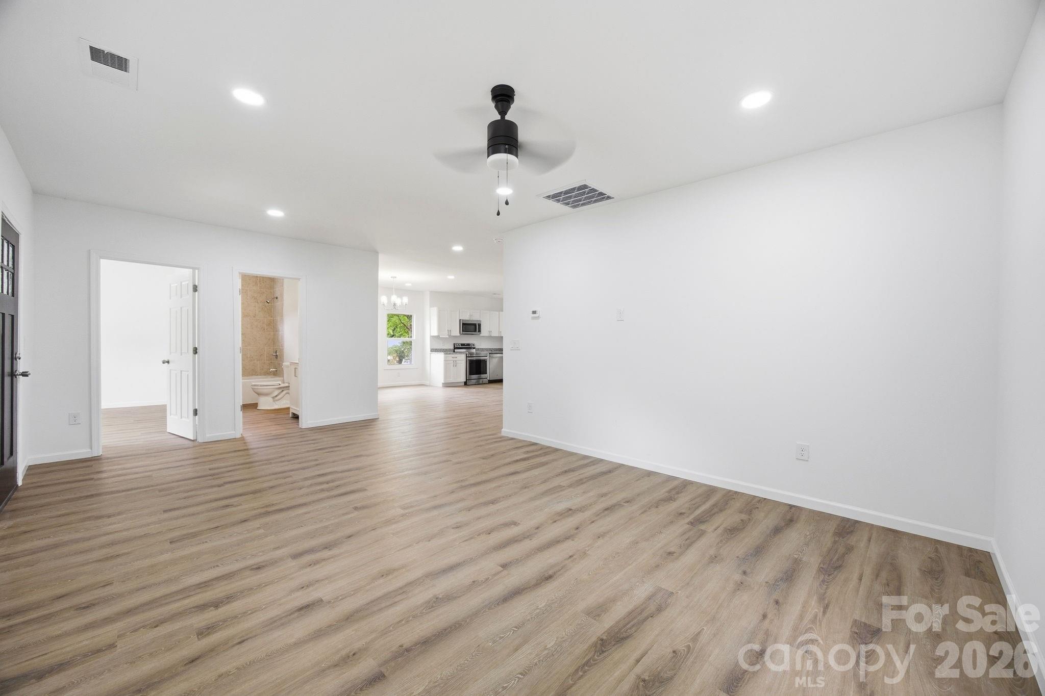 304 Ashford Street Property Photo 5