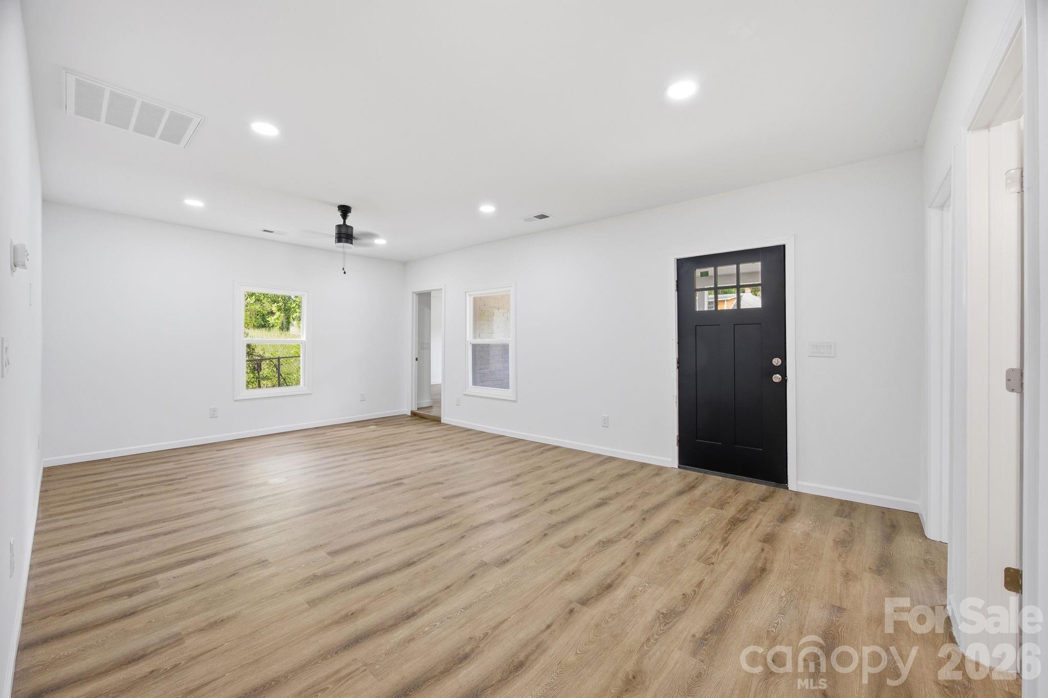304 Ashford Street Property Photo 7