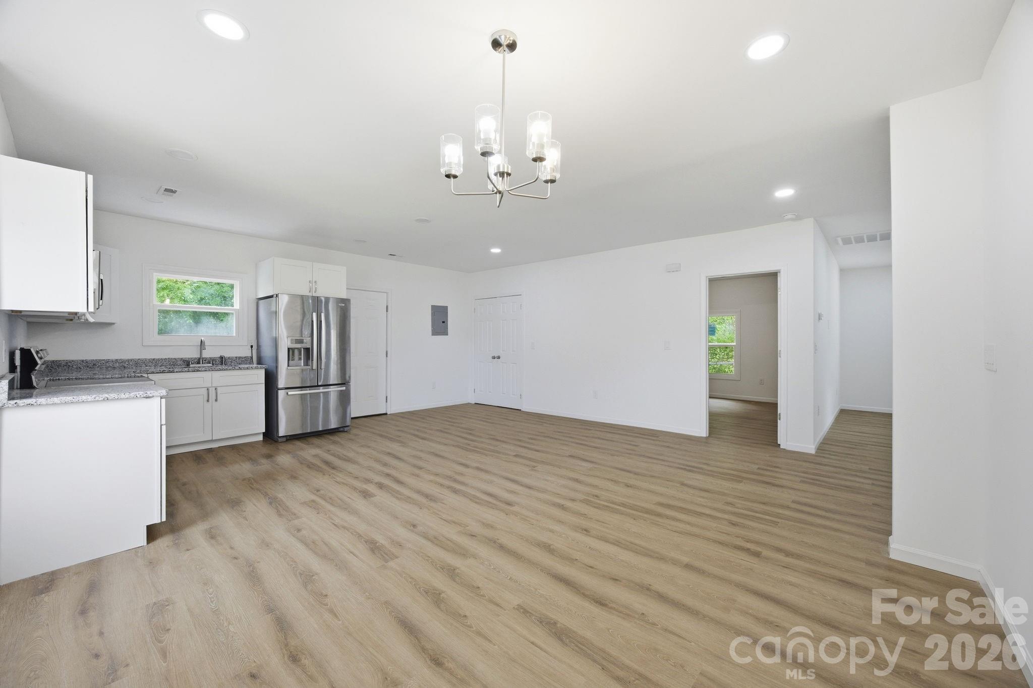 304 Ashford Street Property Photo 9