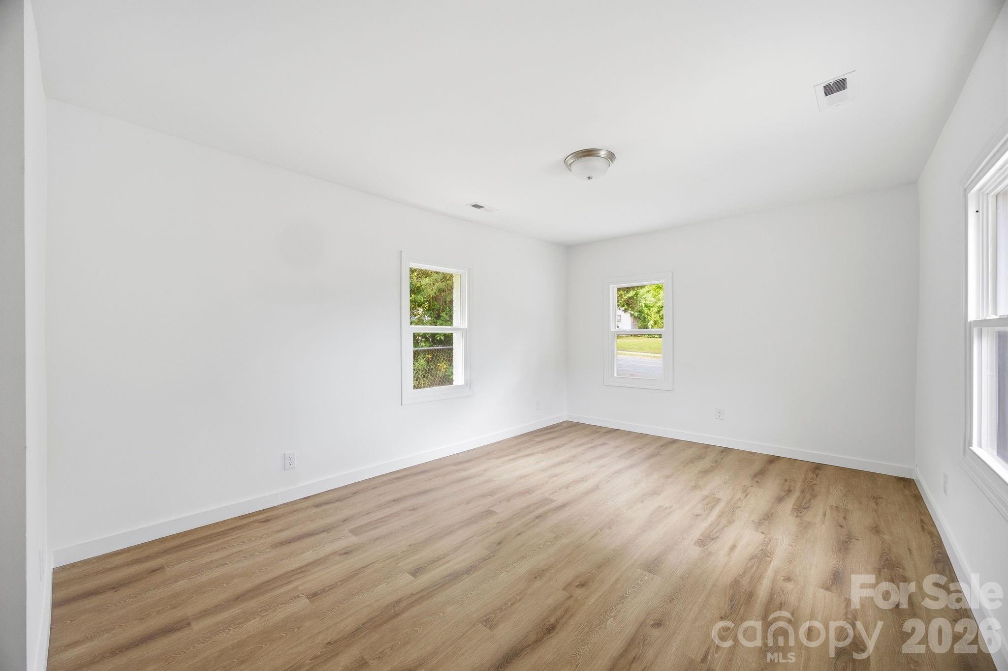 304 Ashford Street Property Photo 11