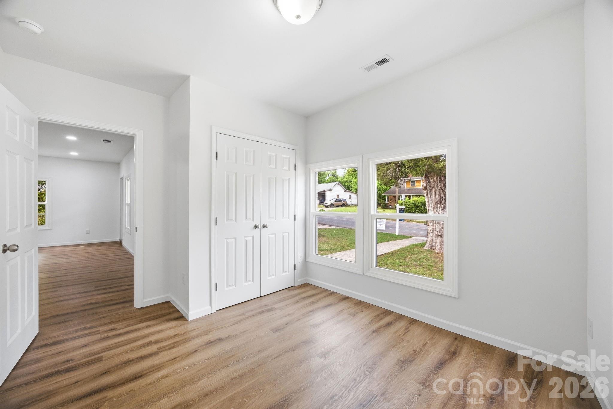 304 Ashford Street Property Photo 14
