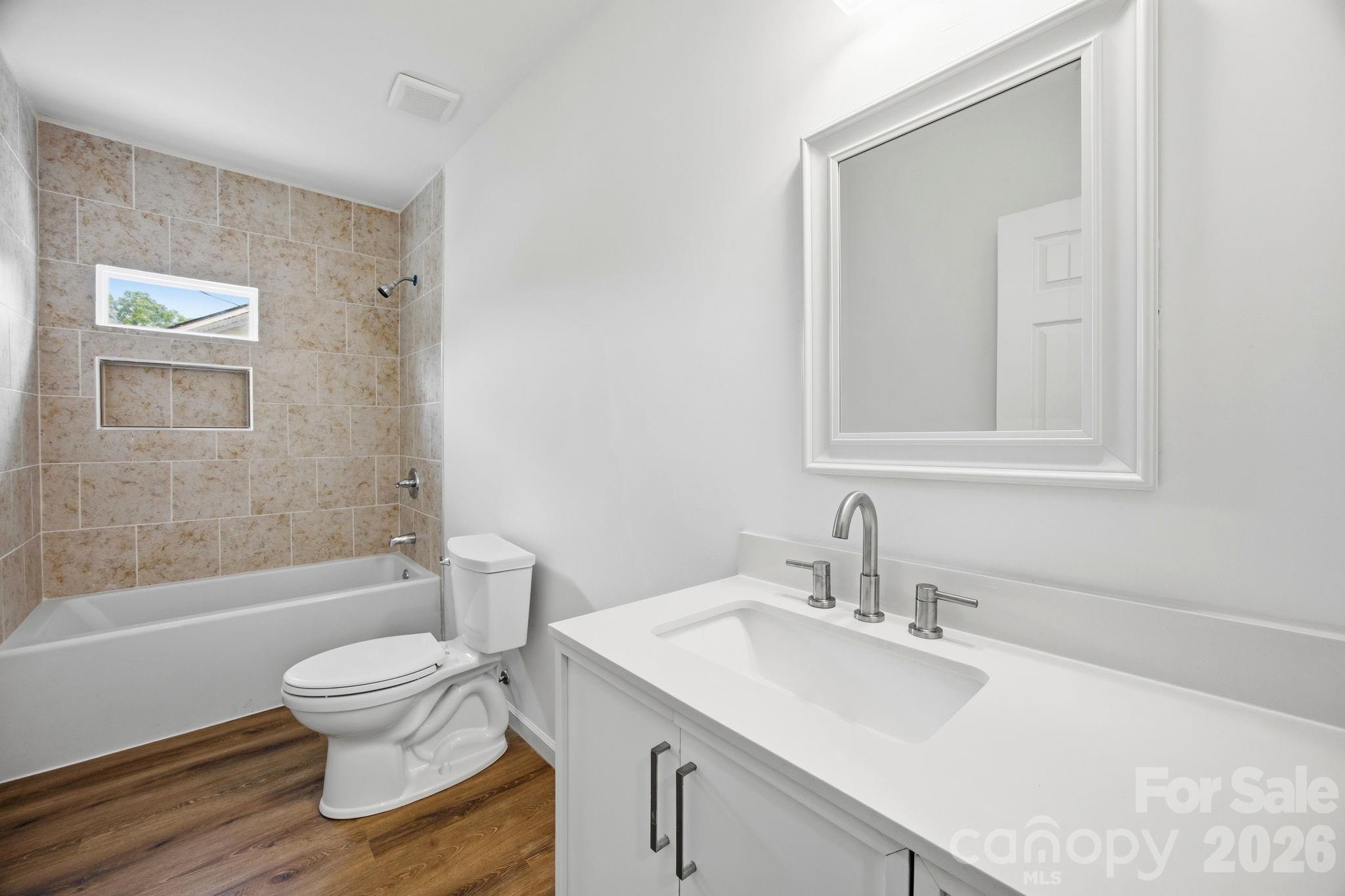 304 Ashford Street Property Photo 15