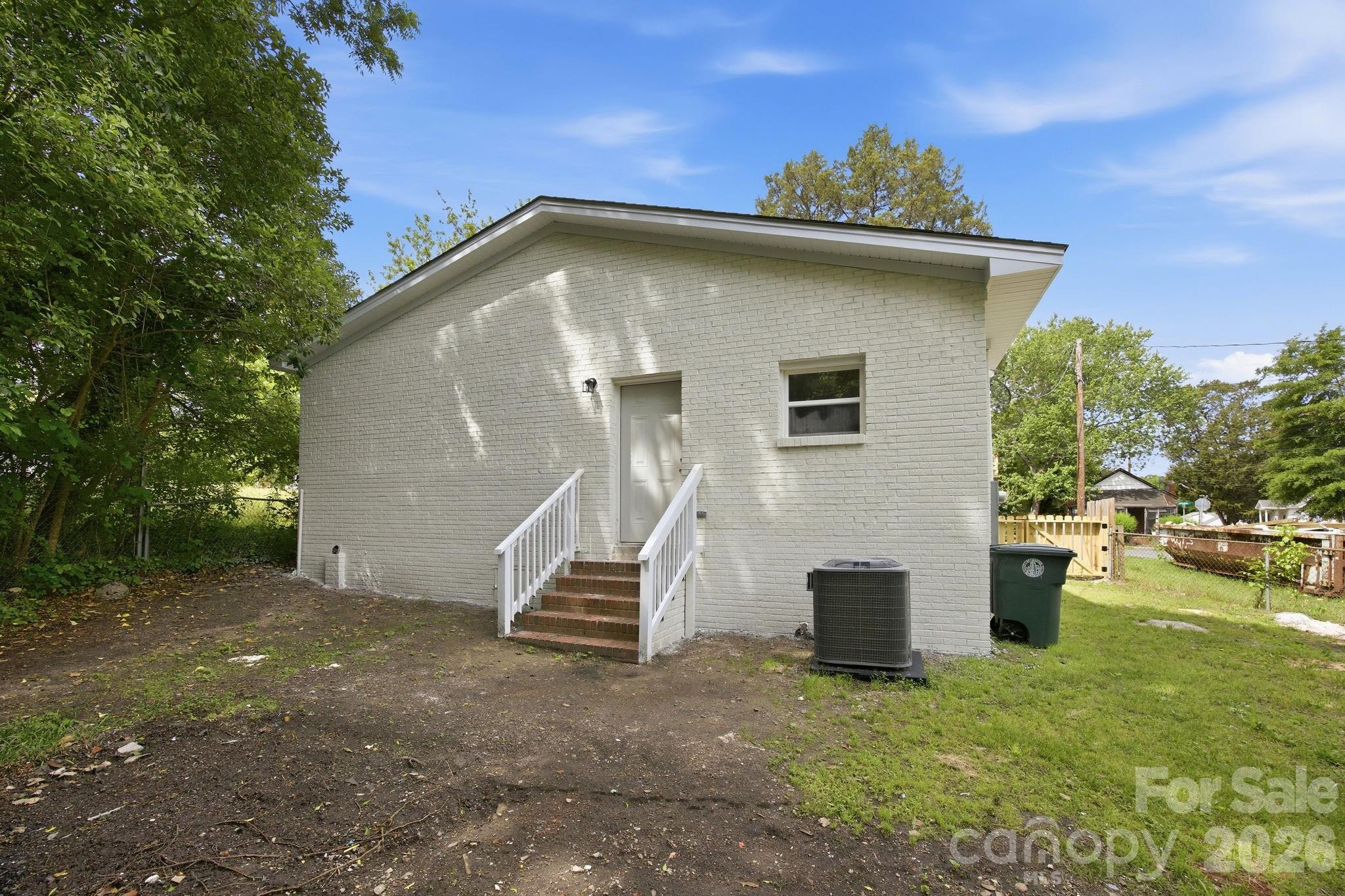 304 Ashford Street Property Photo 21