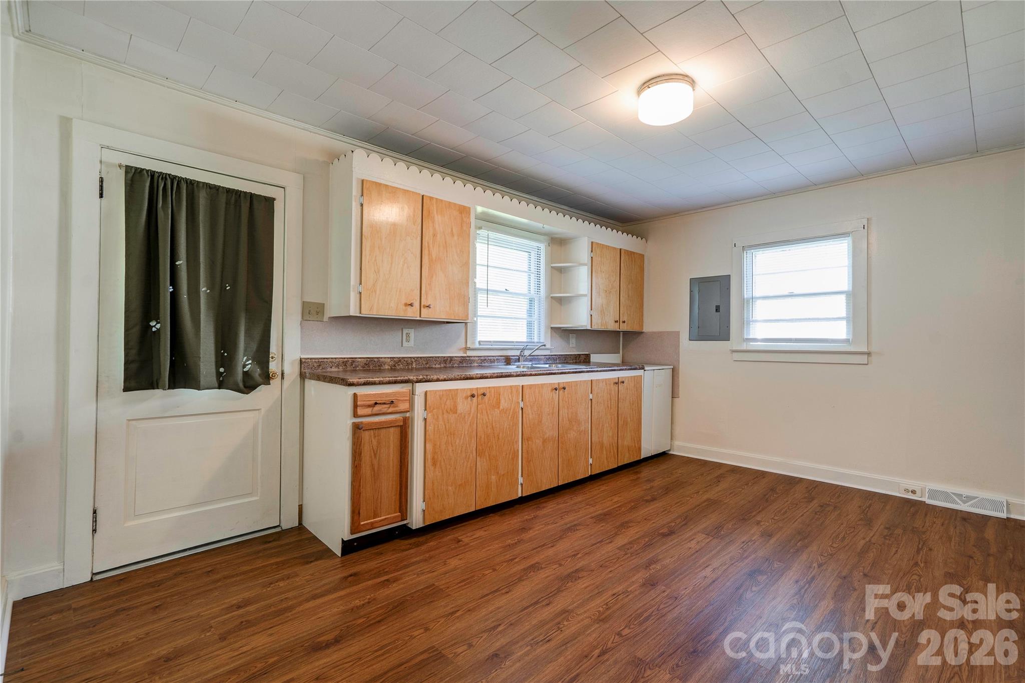 110 Owens Street Property Photo 5