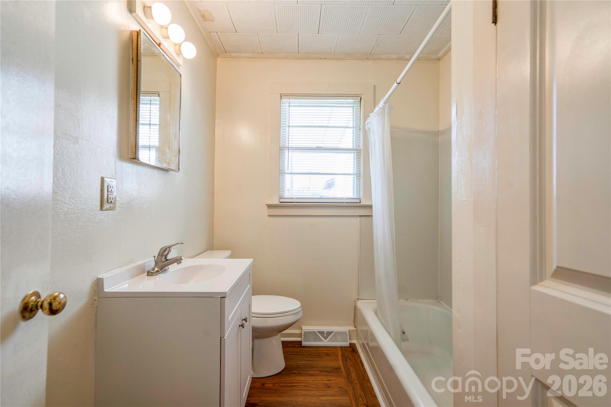 110 Owens Street Property Photo 10