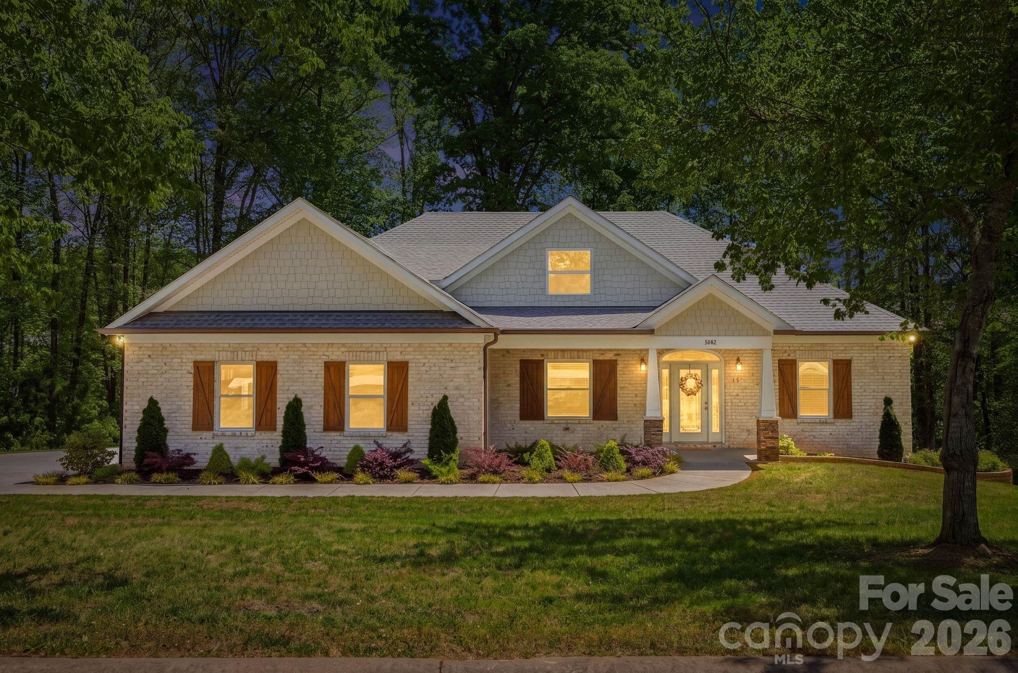 2442 Falcon Lane Property Photo 3