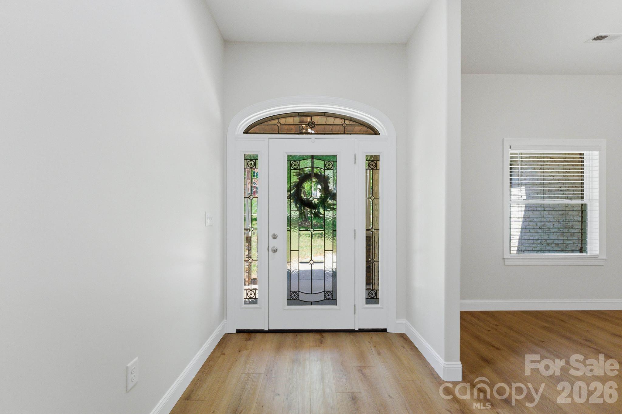 2442 Falcon Lane Property Photo 6