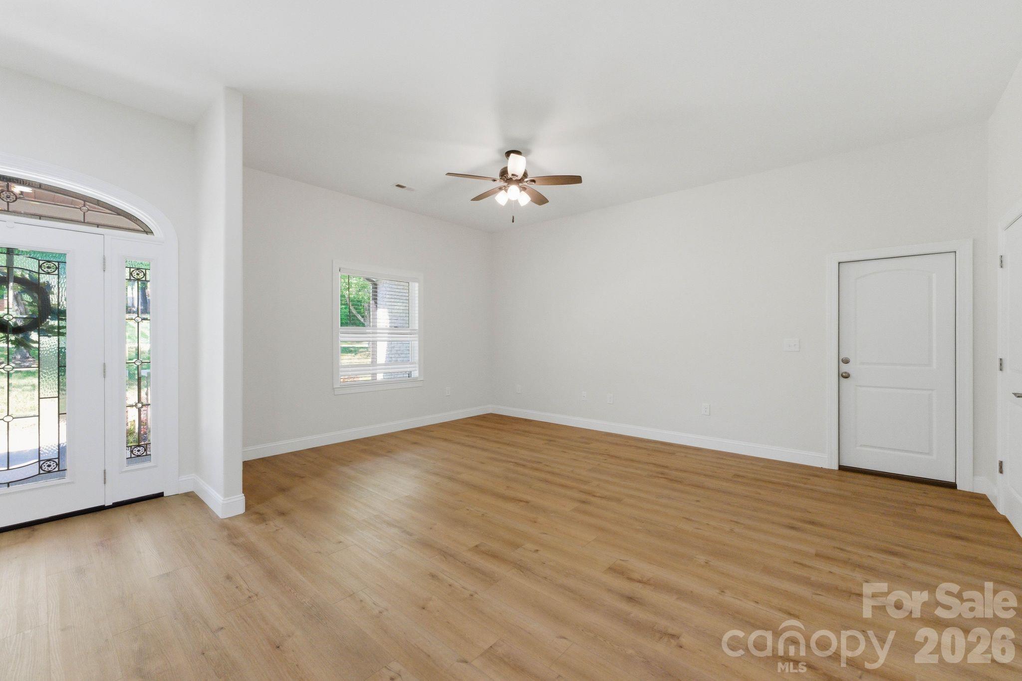 2442 Falcon Lane Property Photo 8