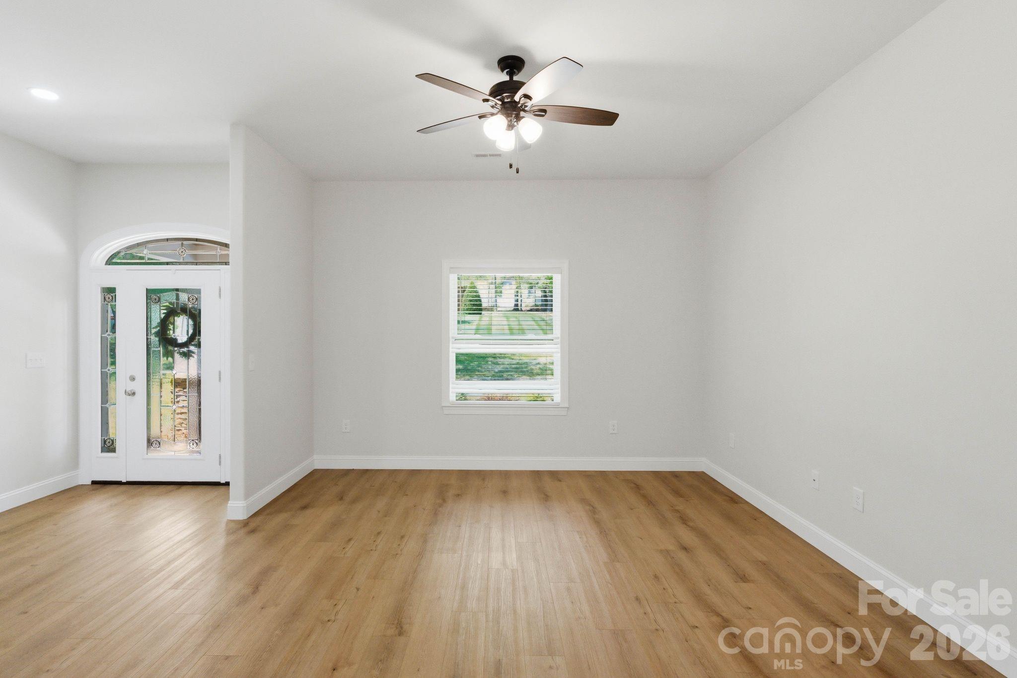 2442 Falcon Lane Property Photo 10