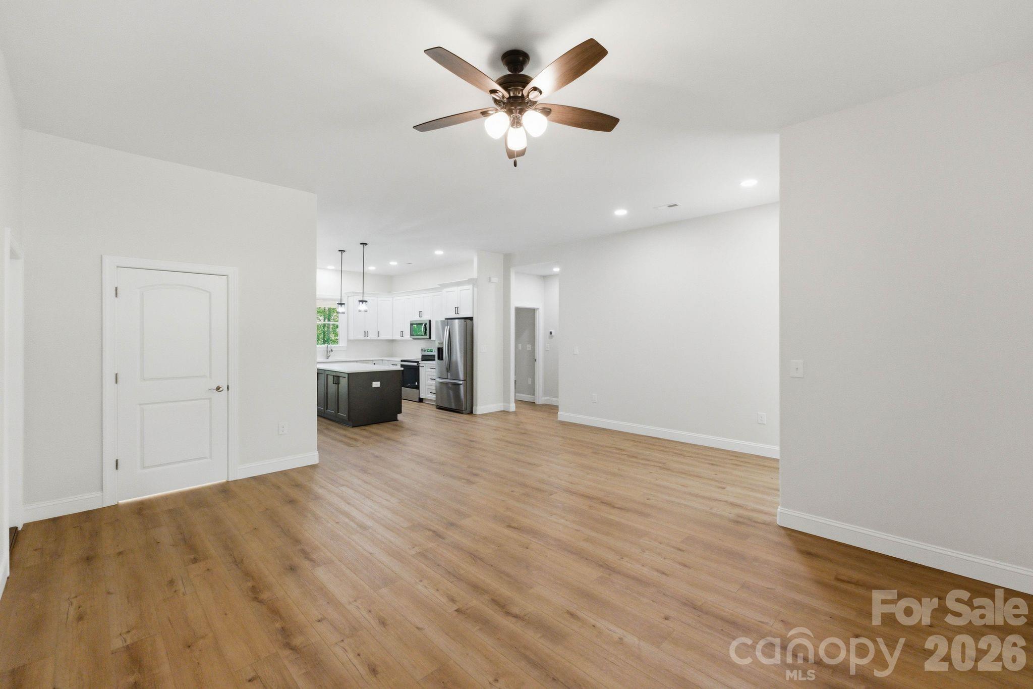 2442 Falcon Lane Property Photo 11