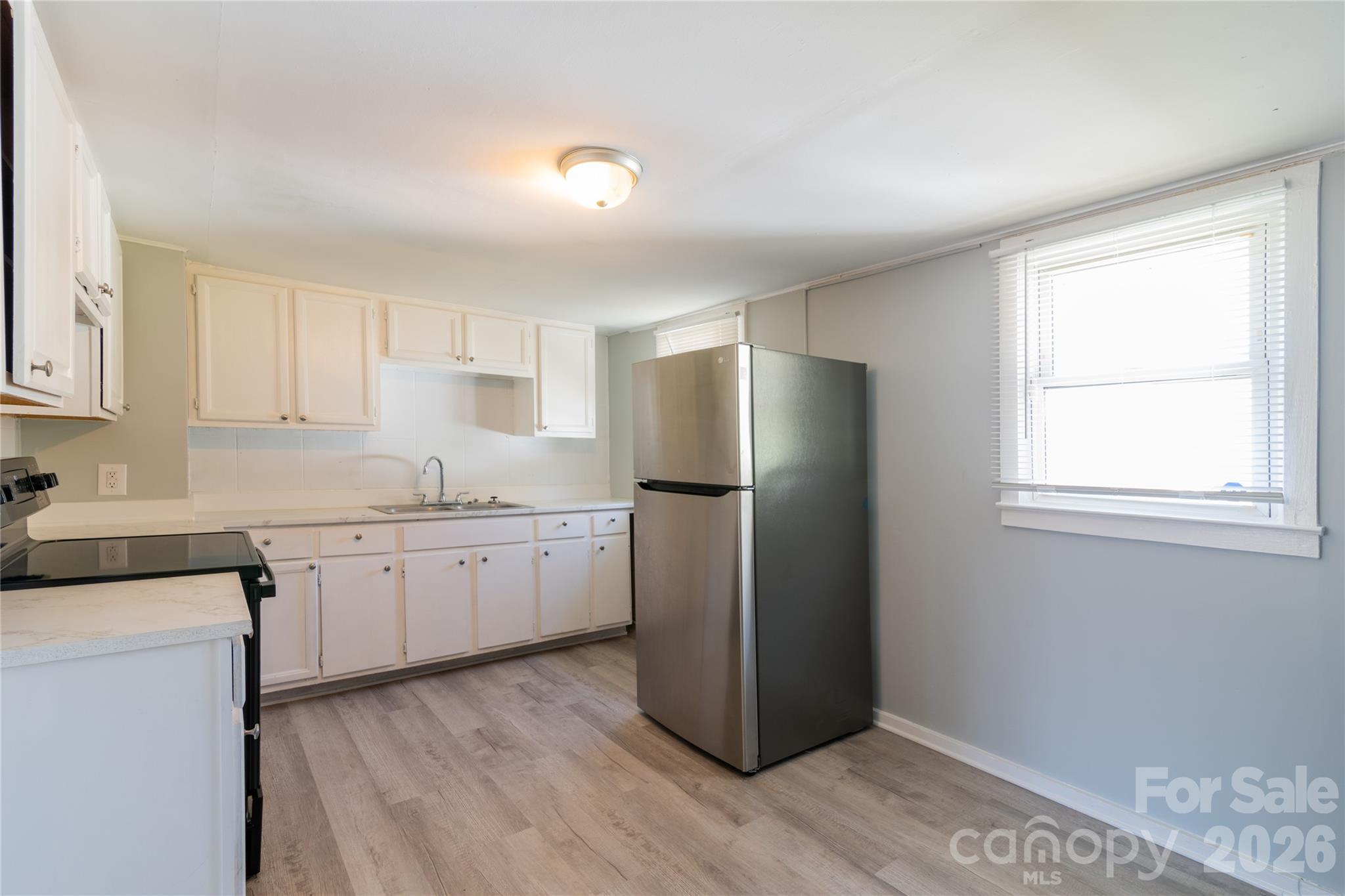 5953 Yale Avenue Property Photo 5