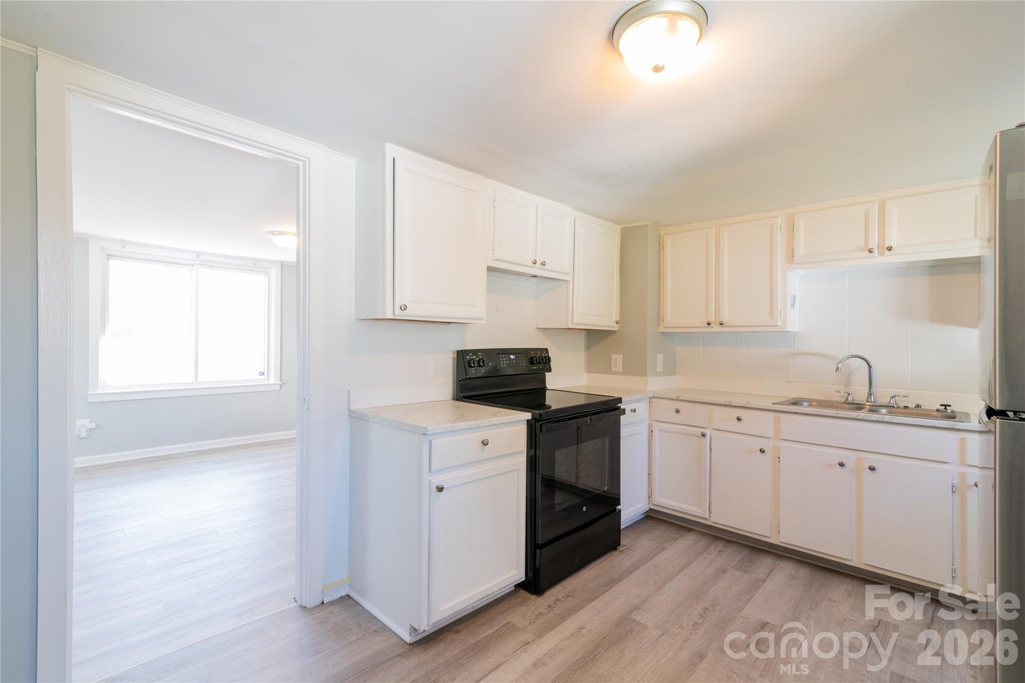 5953 Yale Avenue Property Photo 6