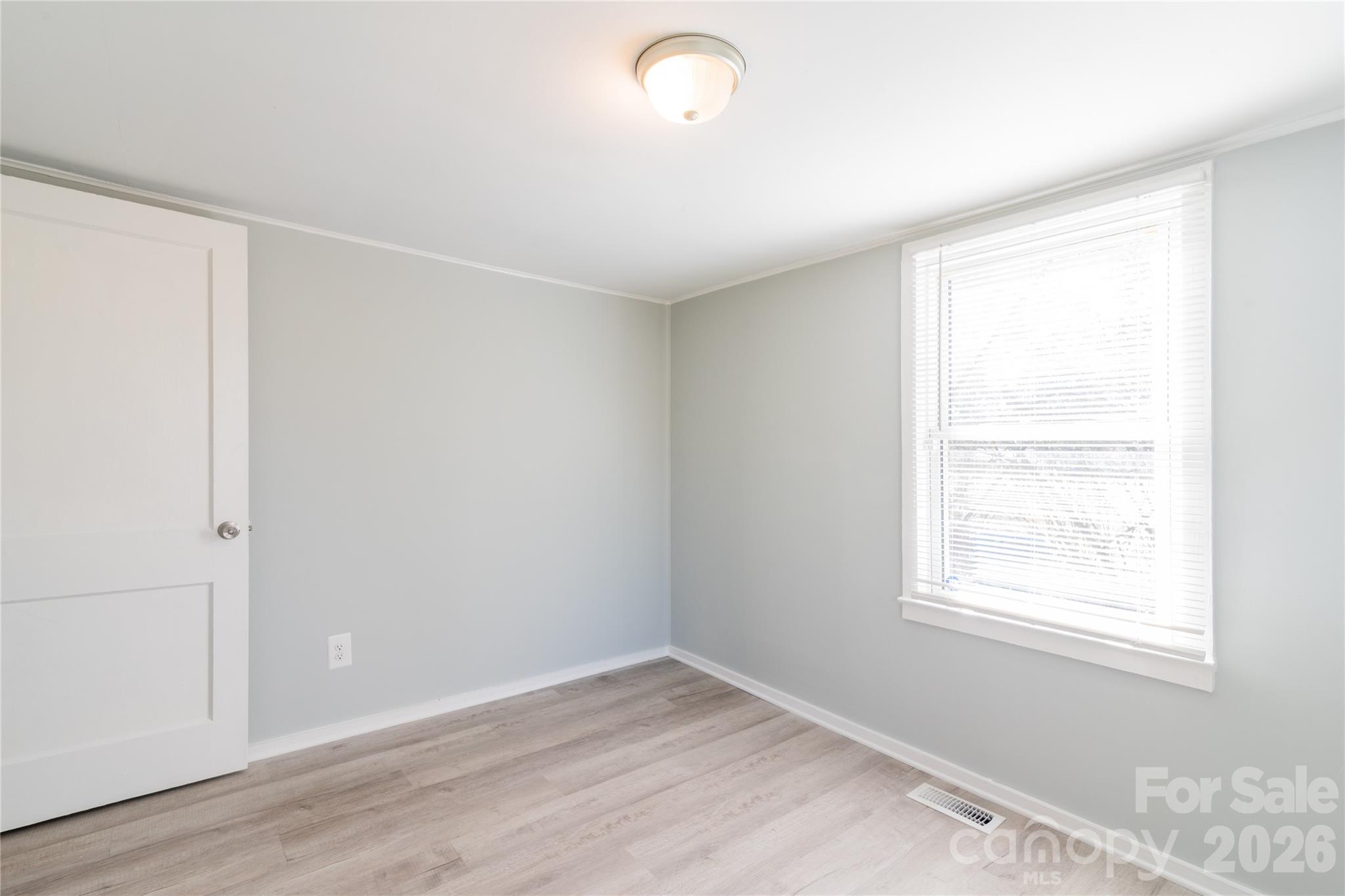 5953 Yale Avenue Property Photo 11