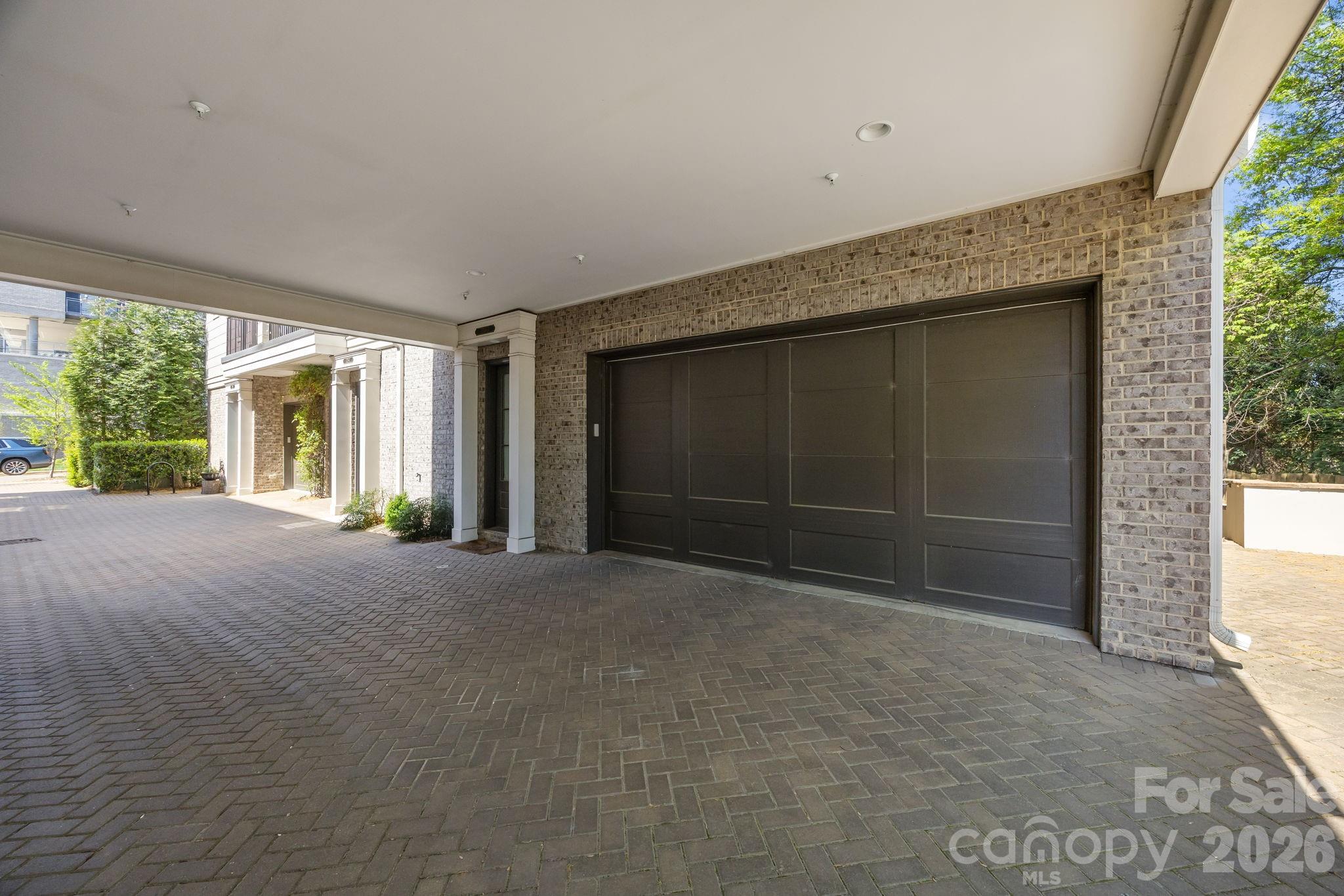 1708 Lombardy Circle D Property Photo 2