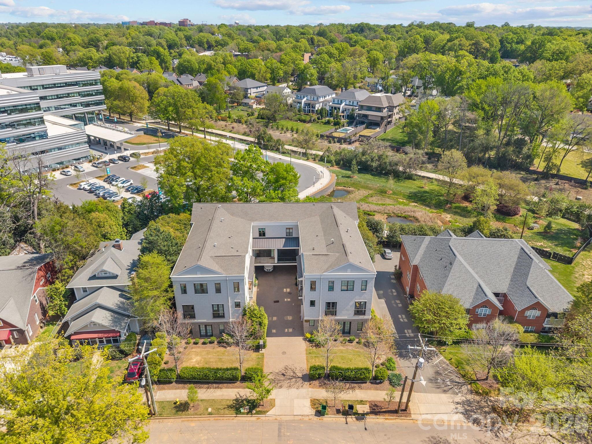 1708 Lombardy Circle D Property Photo 3