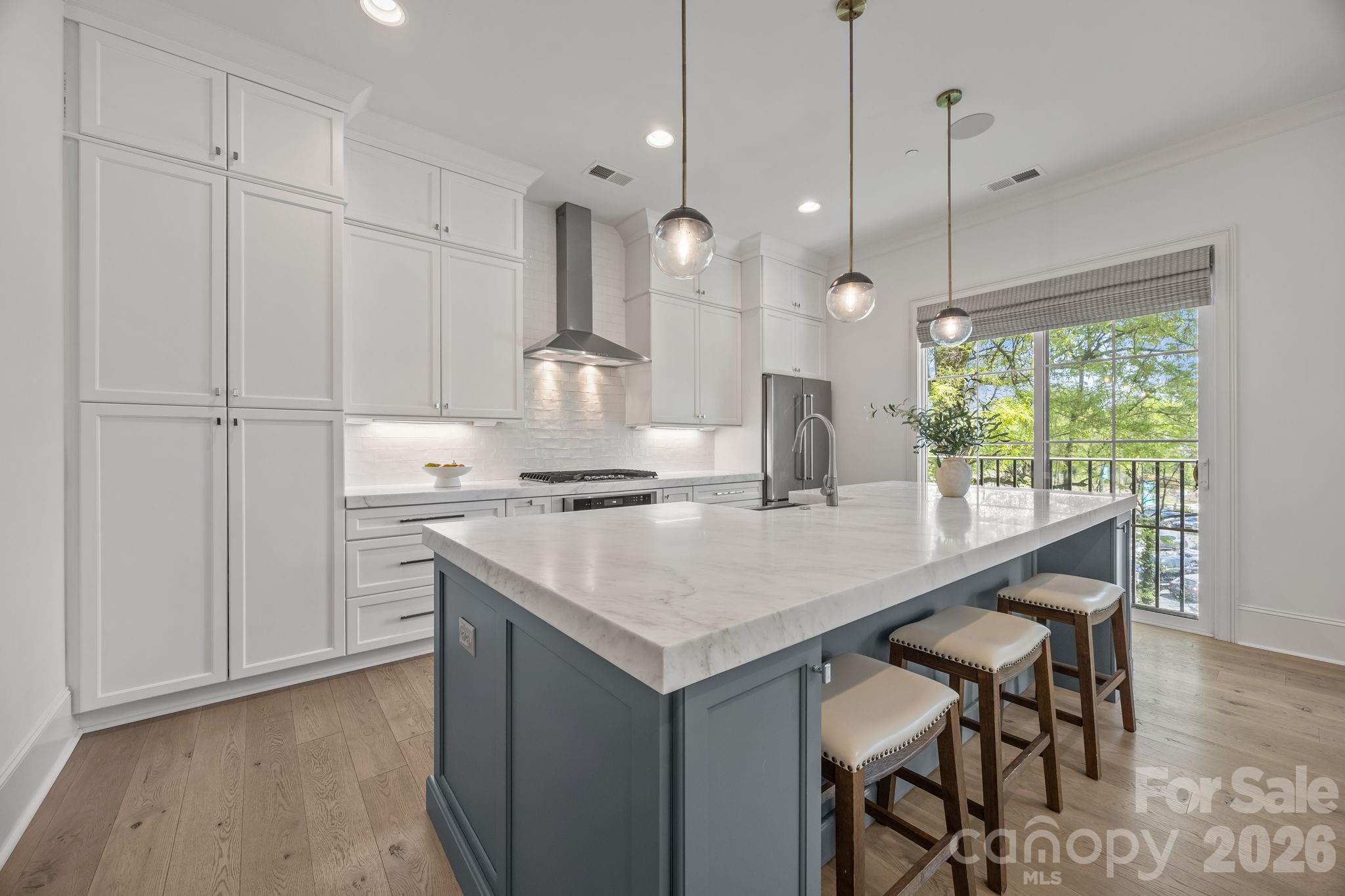 1708 Lombardy Circle D Property Photo 8