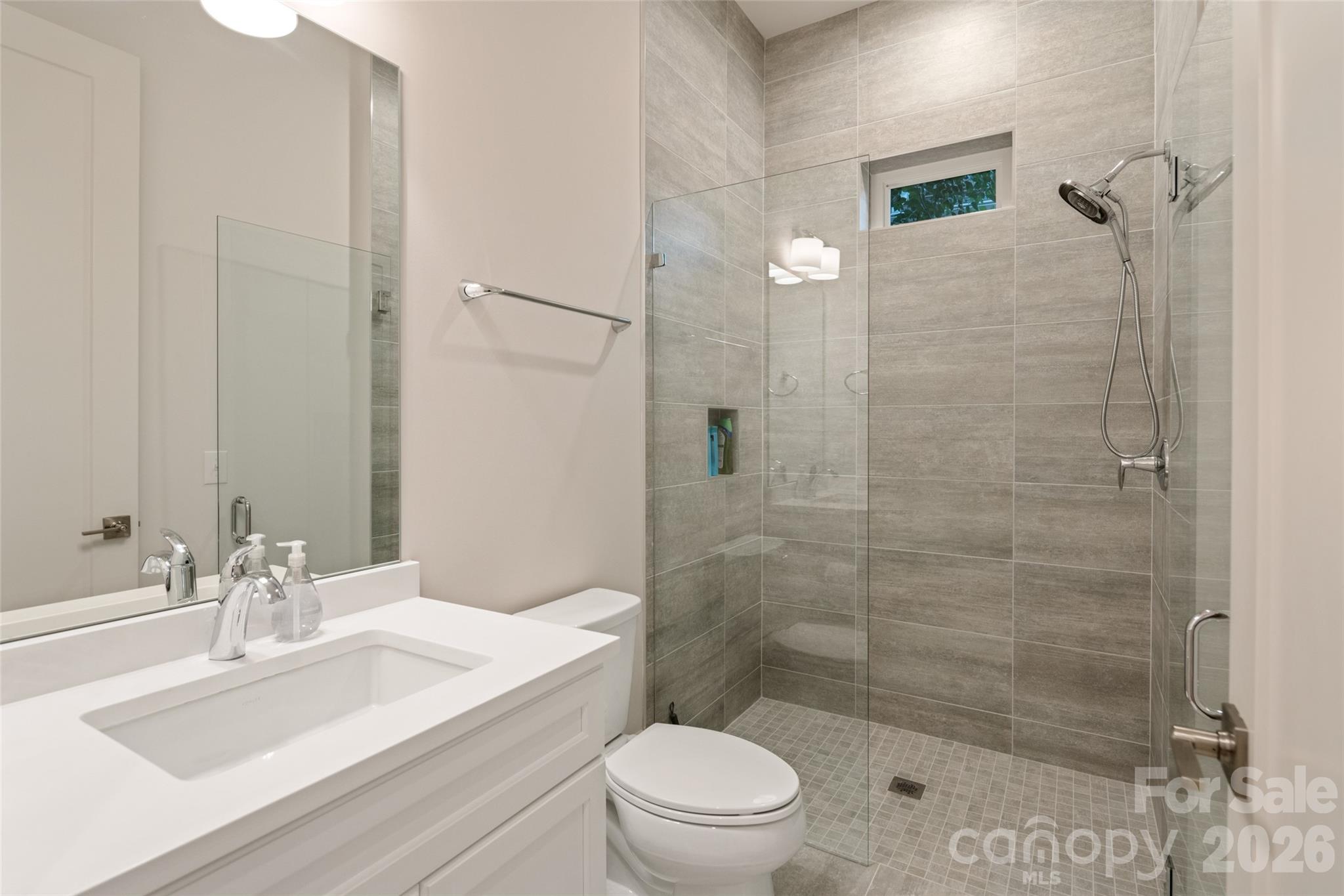1708 Lombardy Circle D Property Photo 17