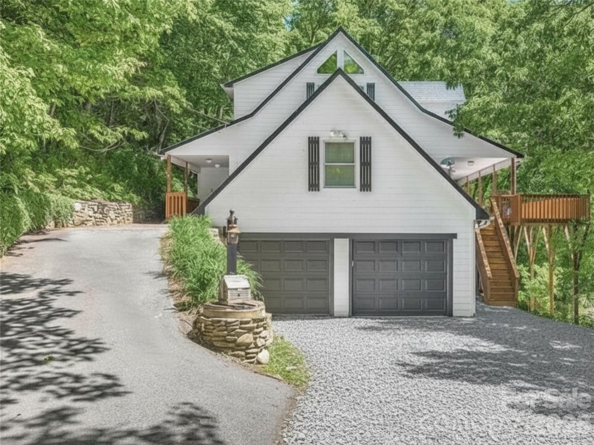 505 Middle Top Loop Property Photo 4