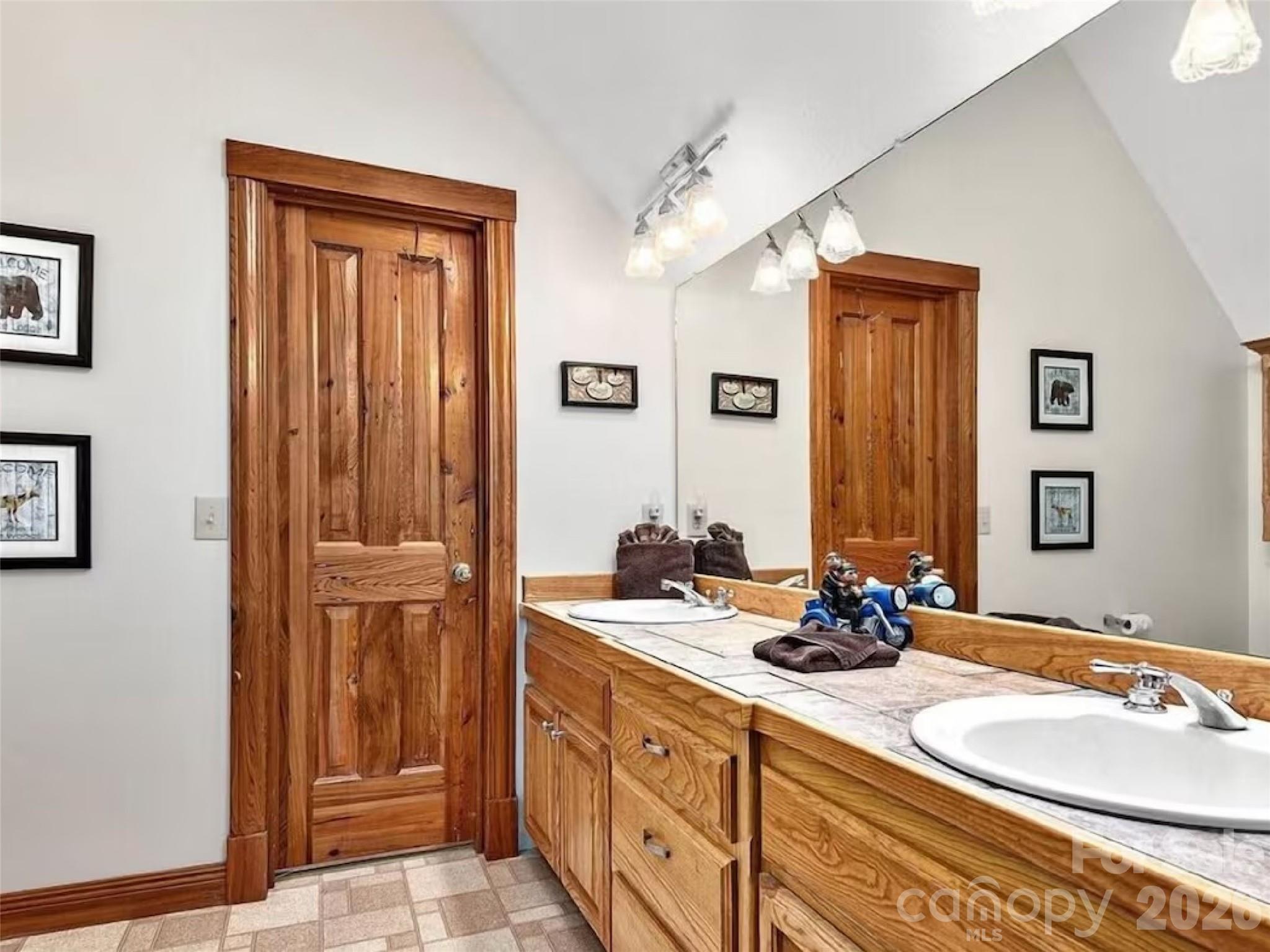 505 Middle Top Loop Property Photo 25