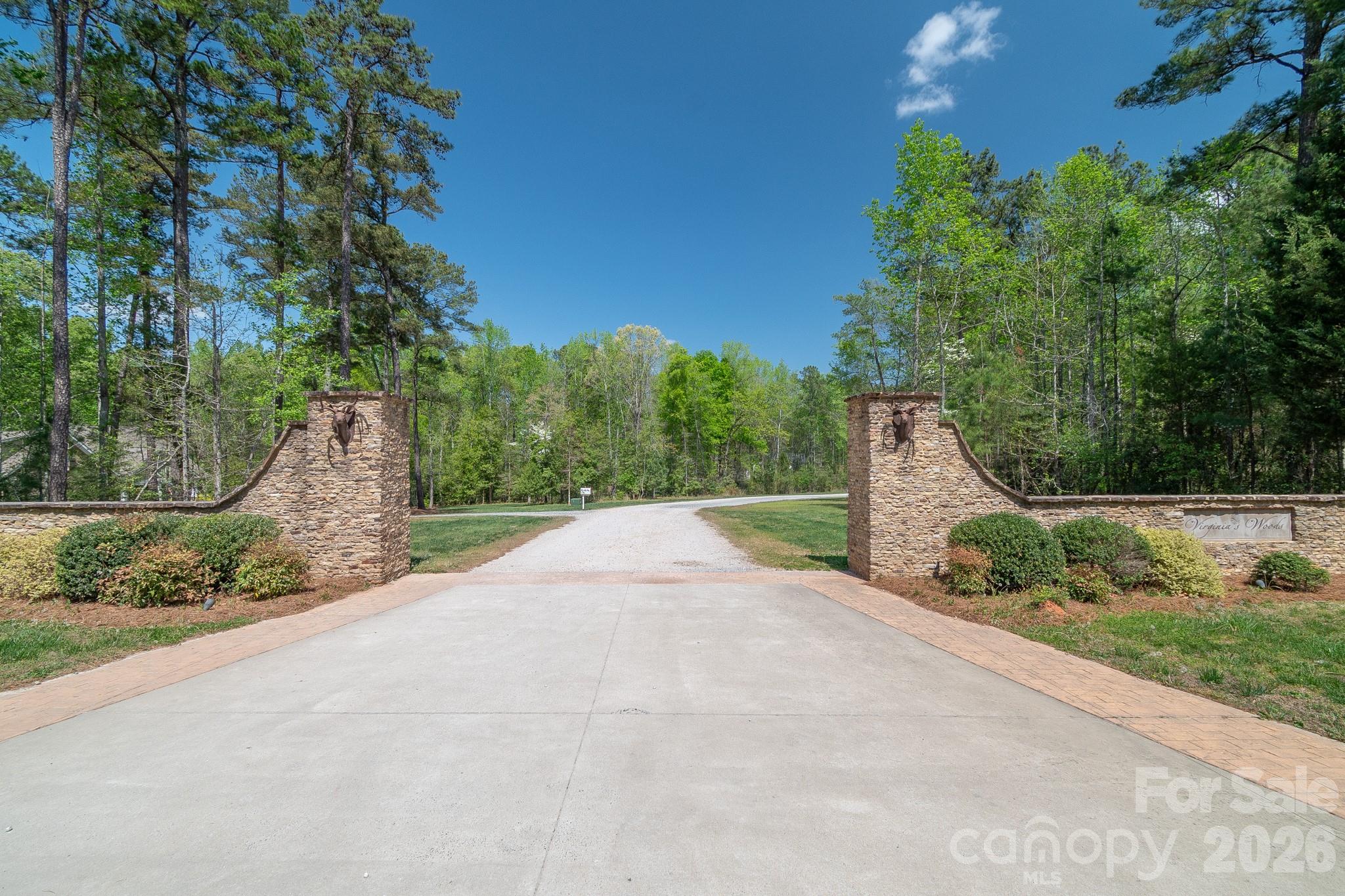 2170 Two Sisters Drive Property Photo 3