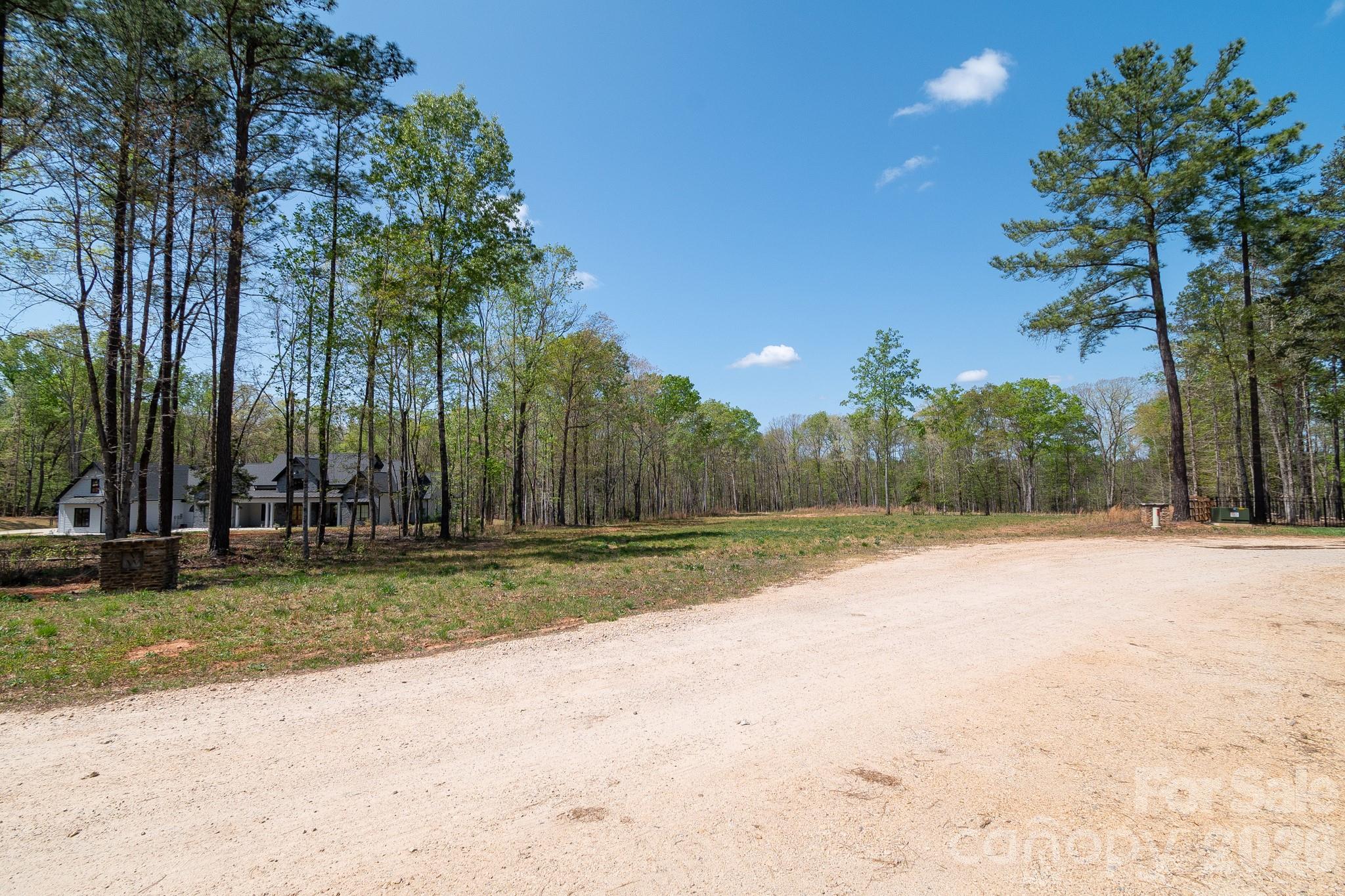 2170 Two Sisters Drive Property Photo 7