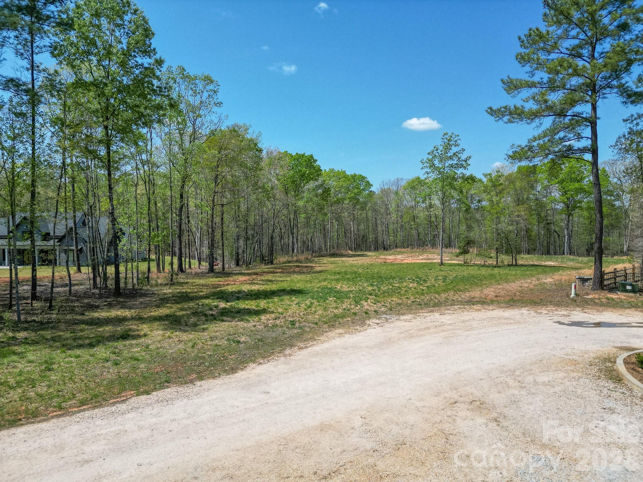 2170 Two Sisters Drive Property Photo 10