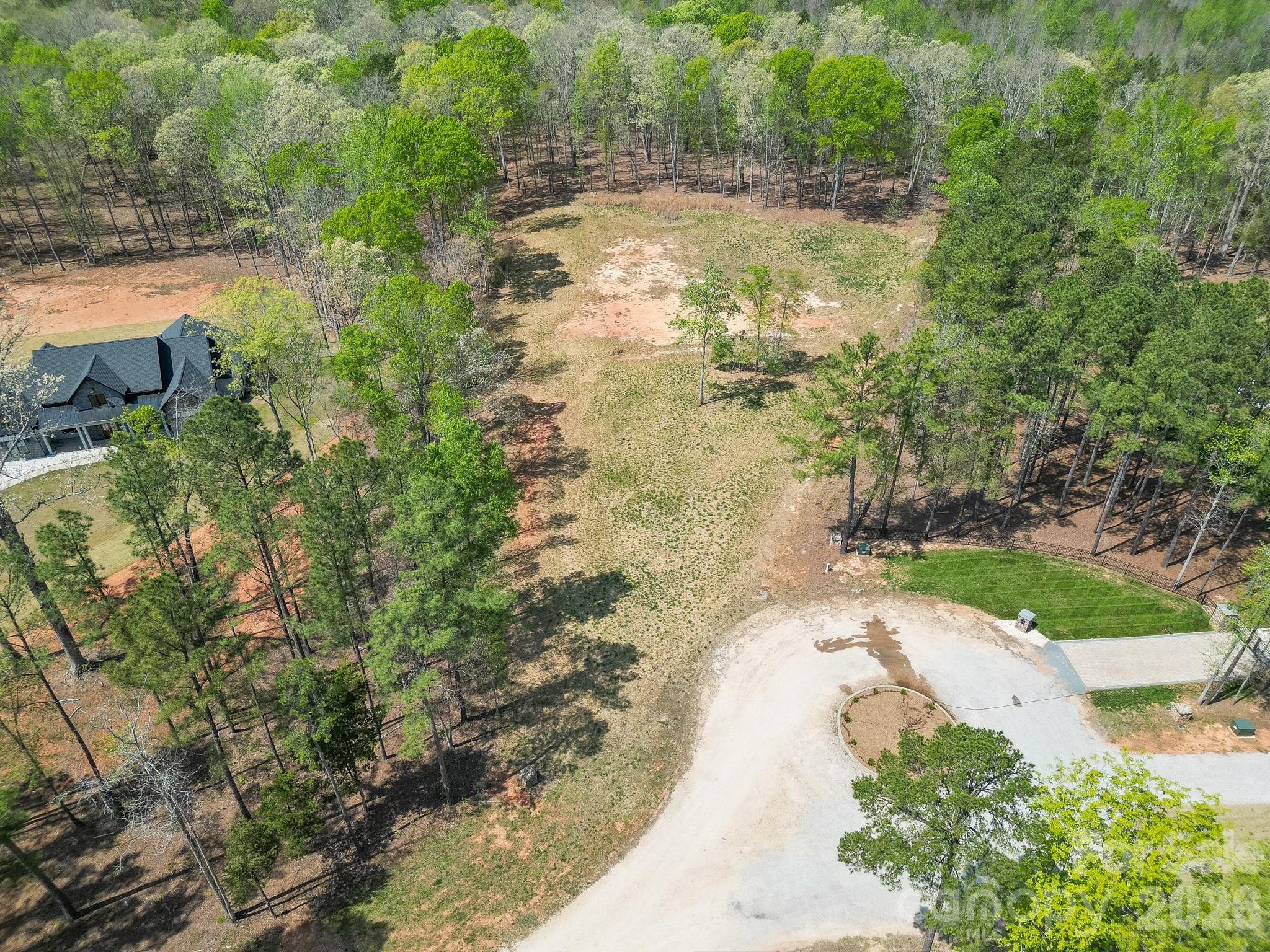2170 Two Sisters Drive Property Photo 14