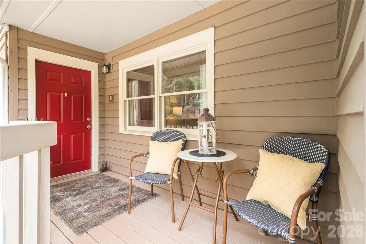 6 Willow Tree Run Property Photo 1
