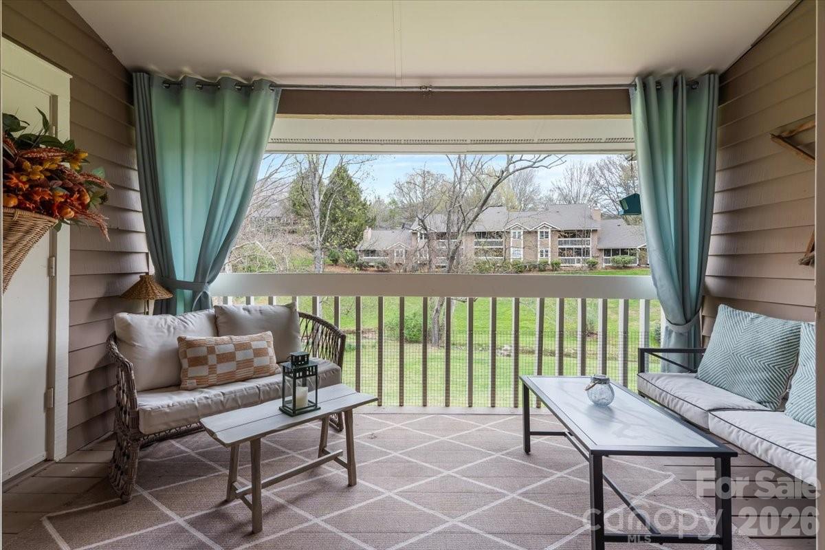 6 Willow Tree Run Property Photo 11