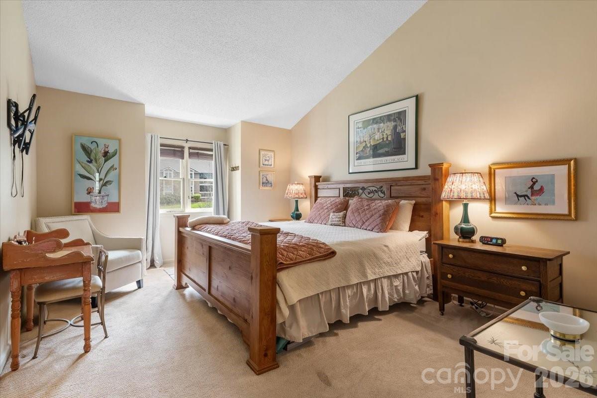 6 Willow Tree Run Property Photo 13