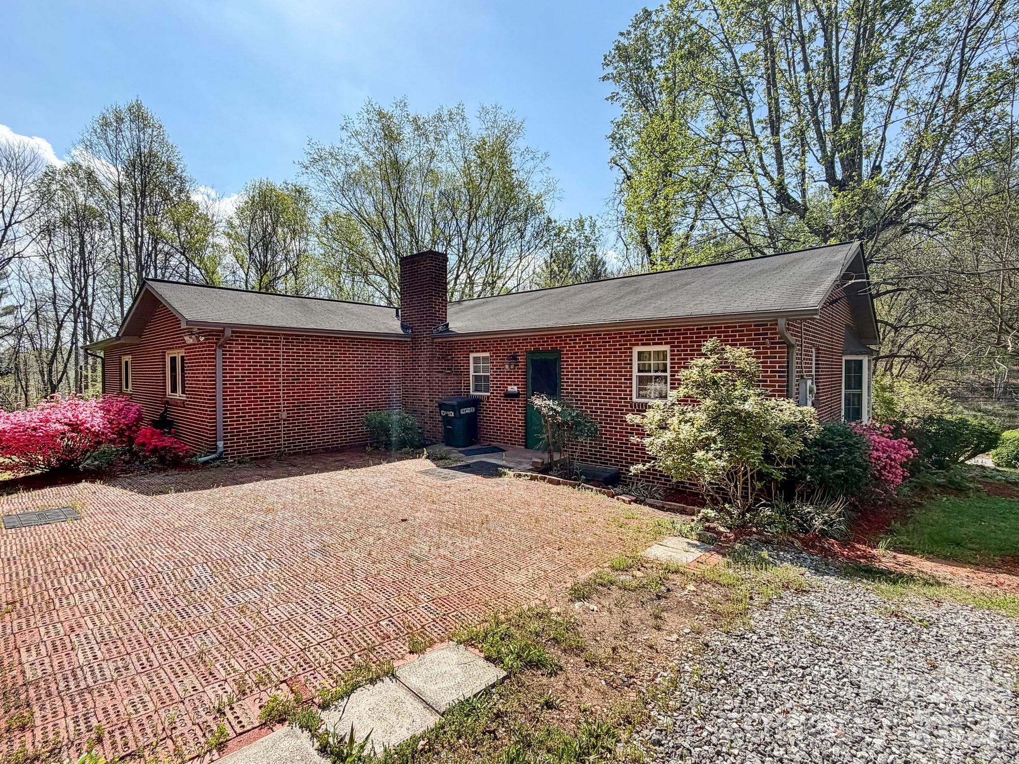 1401 E Union Street Property Photo 7