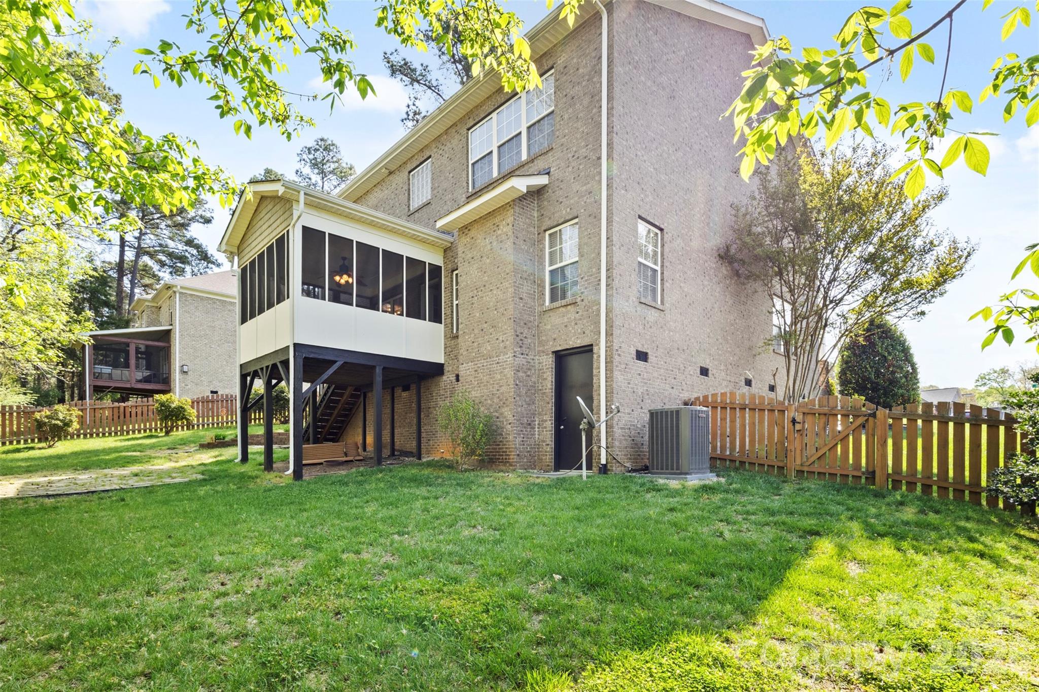 7355 Drury Lane Property Photo 7