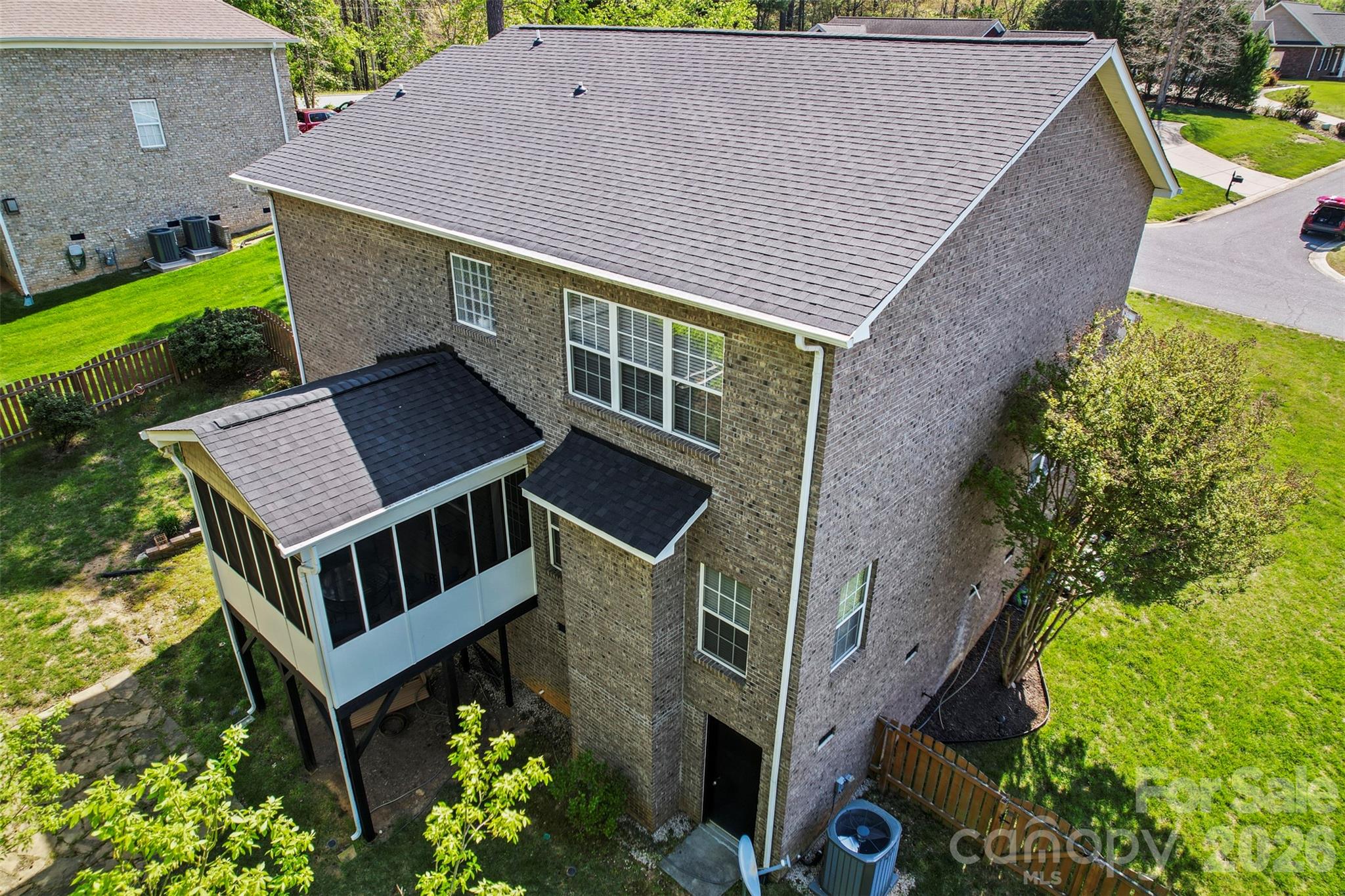 7355 Drury Lane Property Photo 8