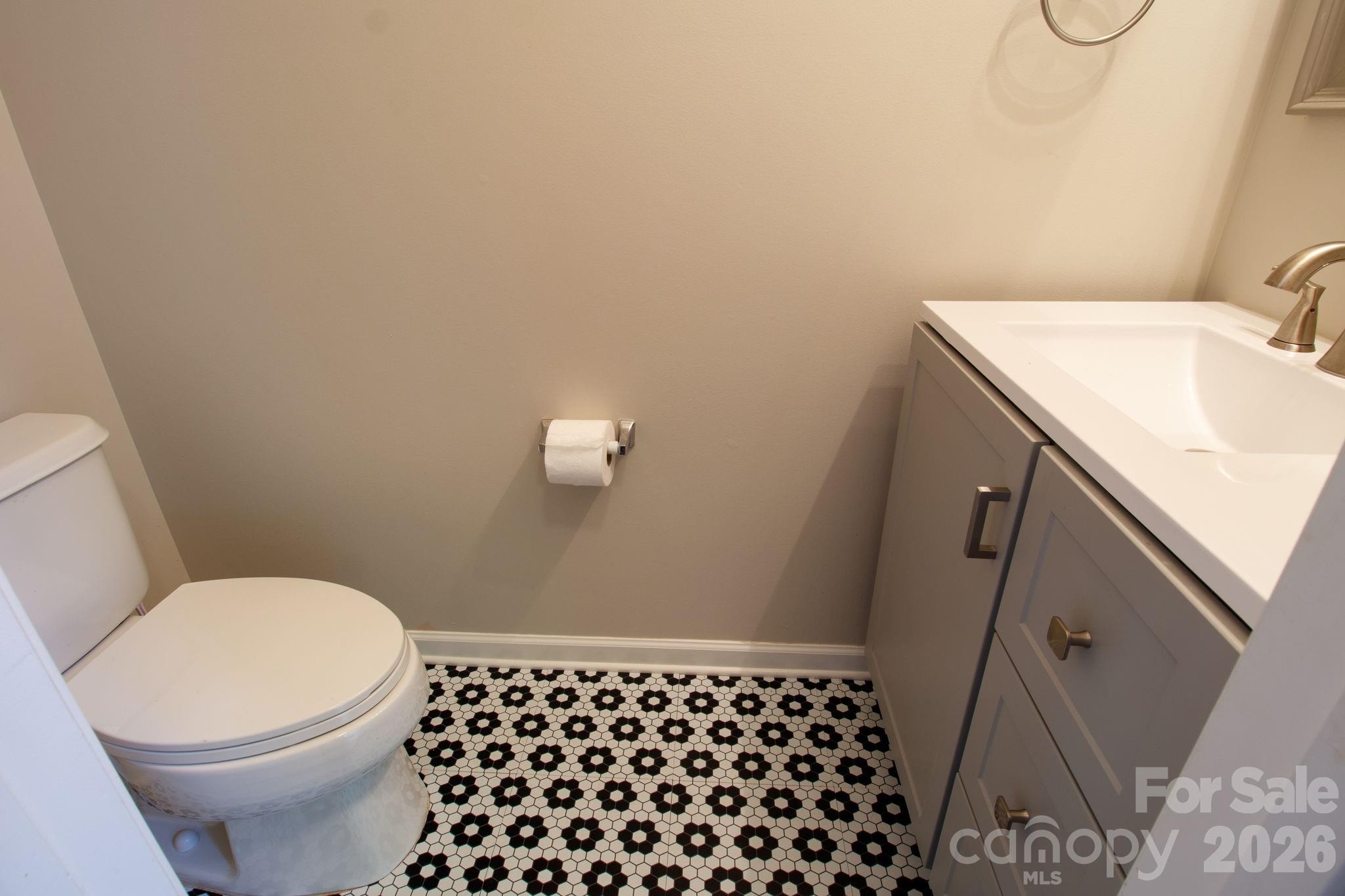 407 Delta Drive Property Photo 8