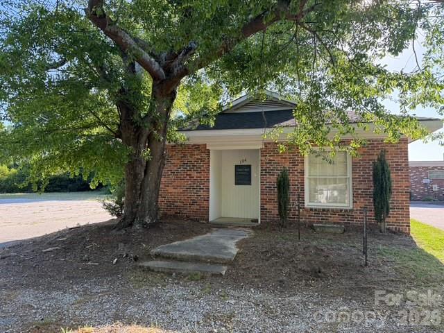 104 S Ashe Street Property Photo 1