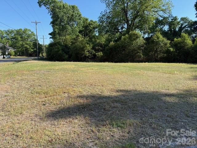 104 S Ashe Street Property Photo 3