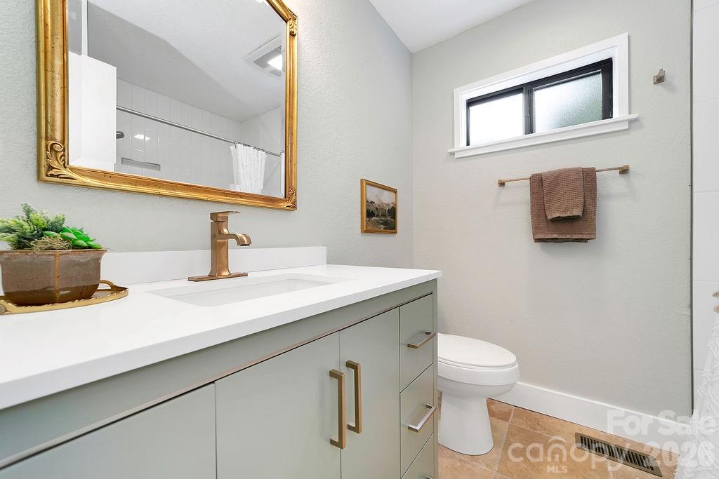 216 Tinequa Drive Property Photo 21