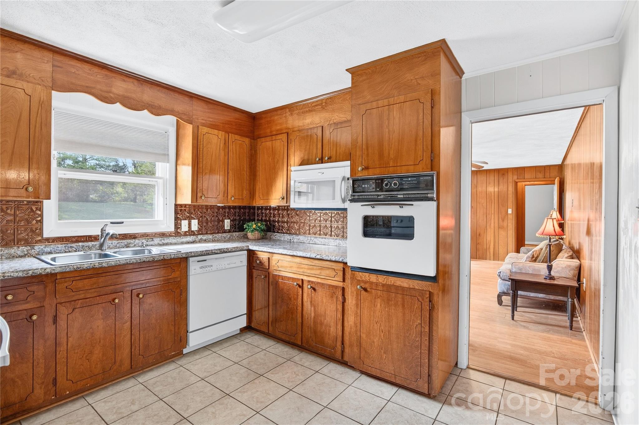 821 Woods Drive Property Photo 2