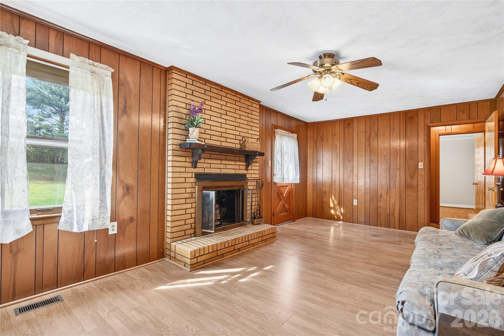 821 Woods Drive Property Photo 3