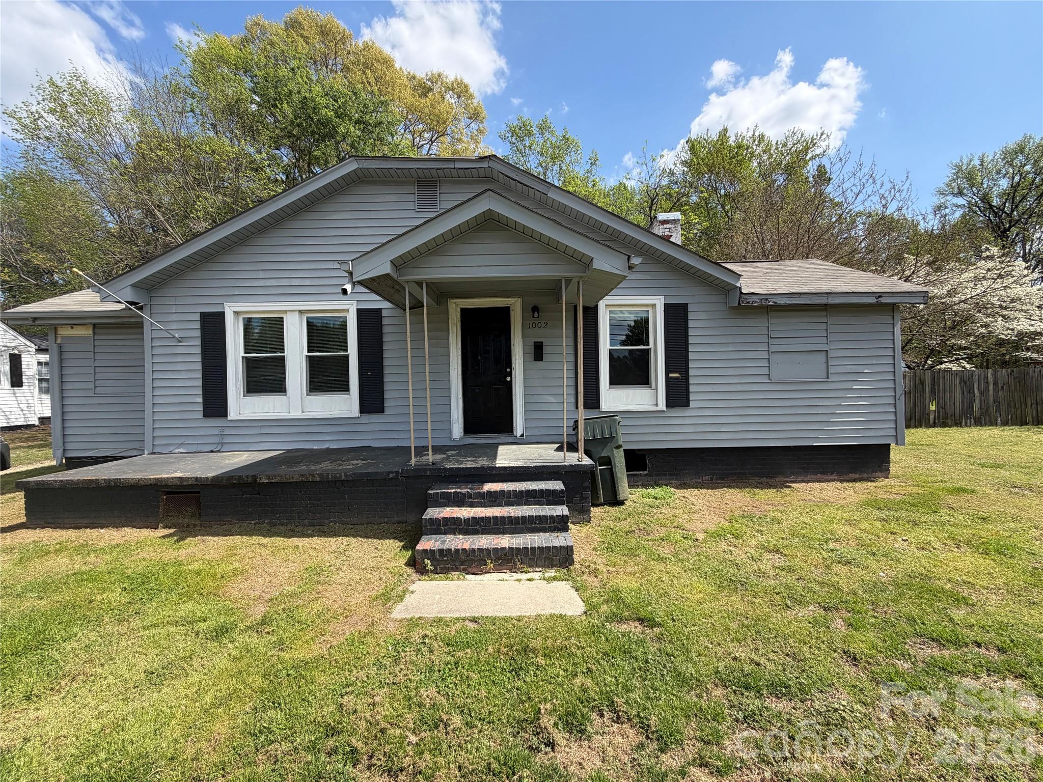 1002 N Salisbury Avenue Property Photo 1