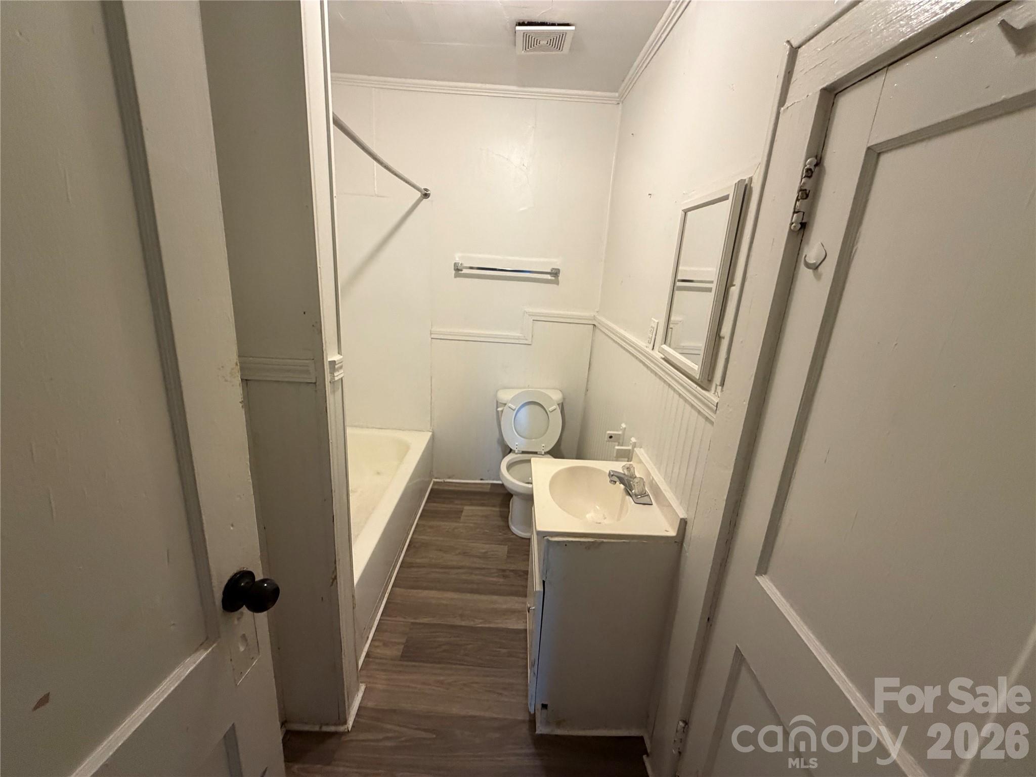 1002 N Salisbury Avenue Property Photo 10