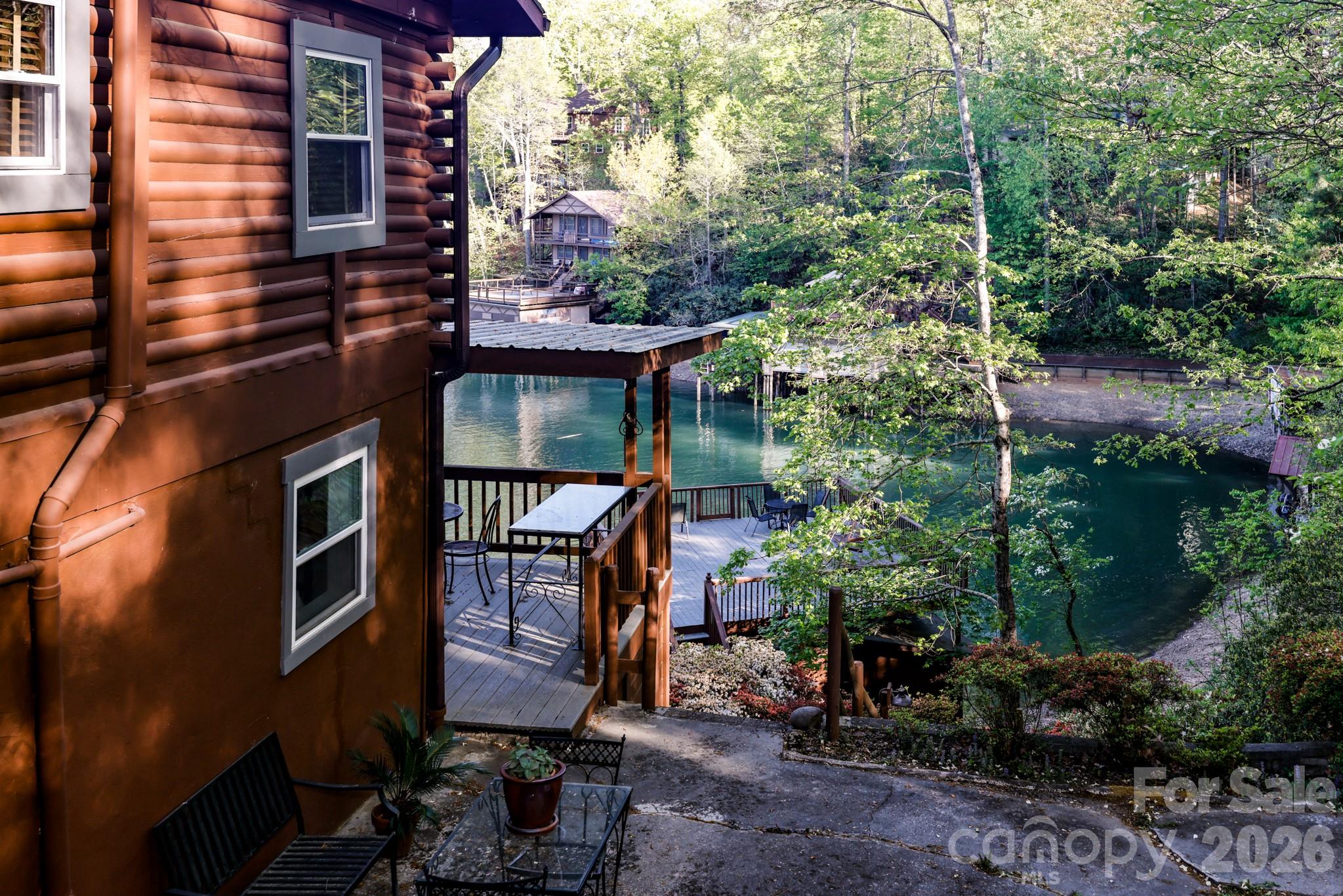 118 Rock Point Road Property Photo 3