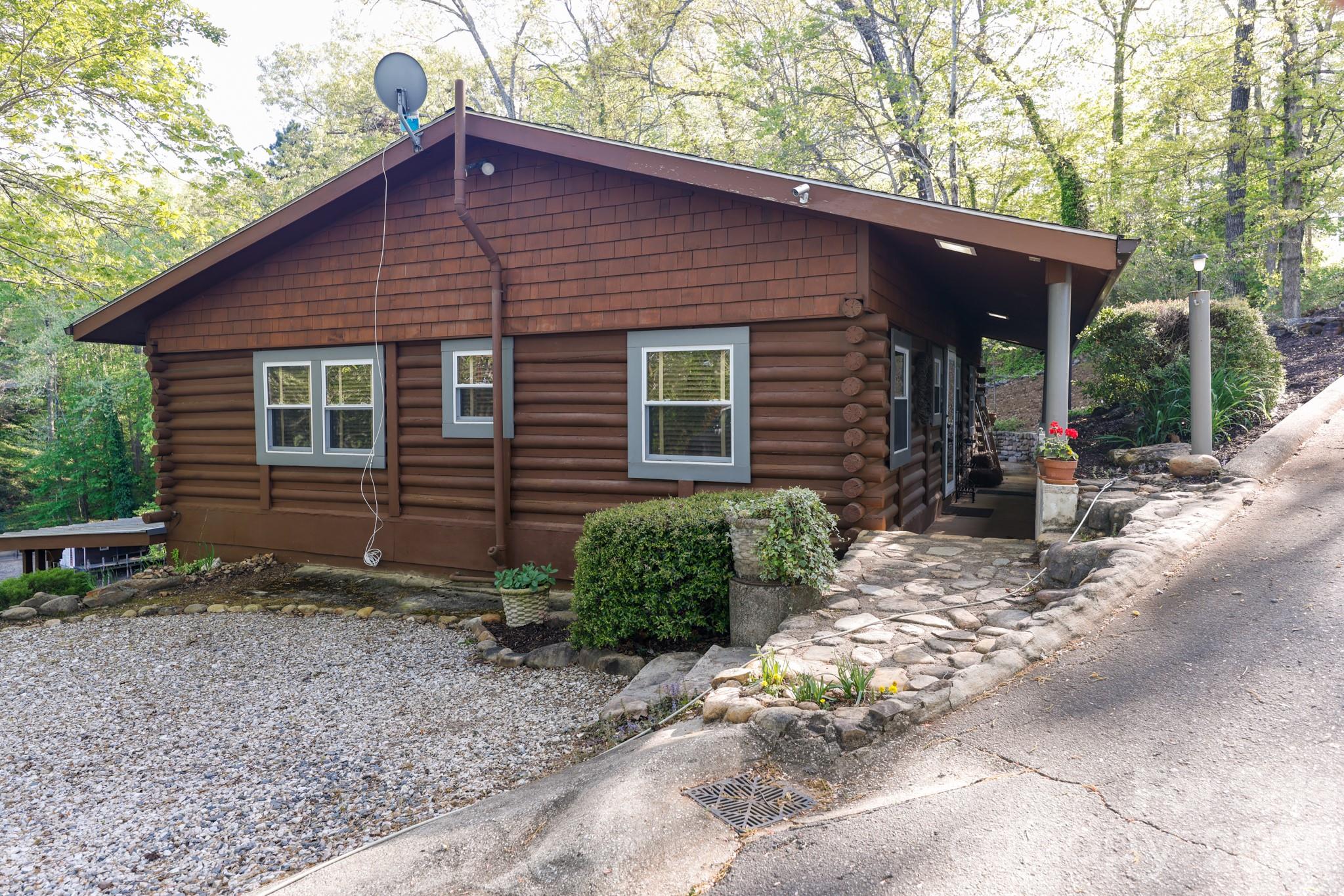 118 Rock Point Road Property Photo 4