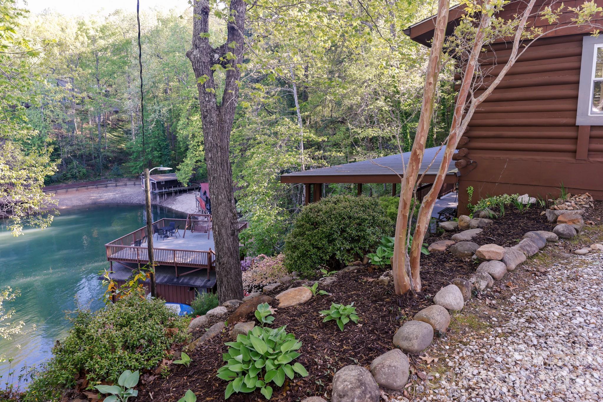118 Rock Point Road Property Photo 5