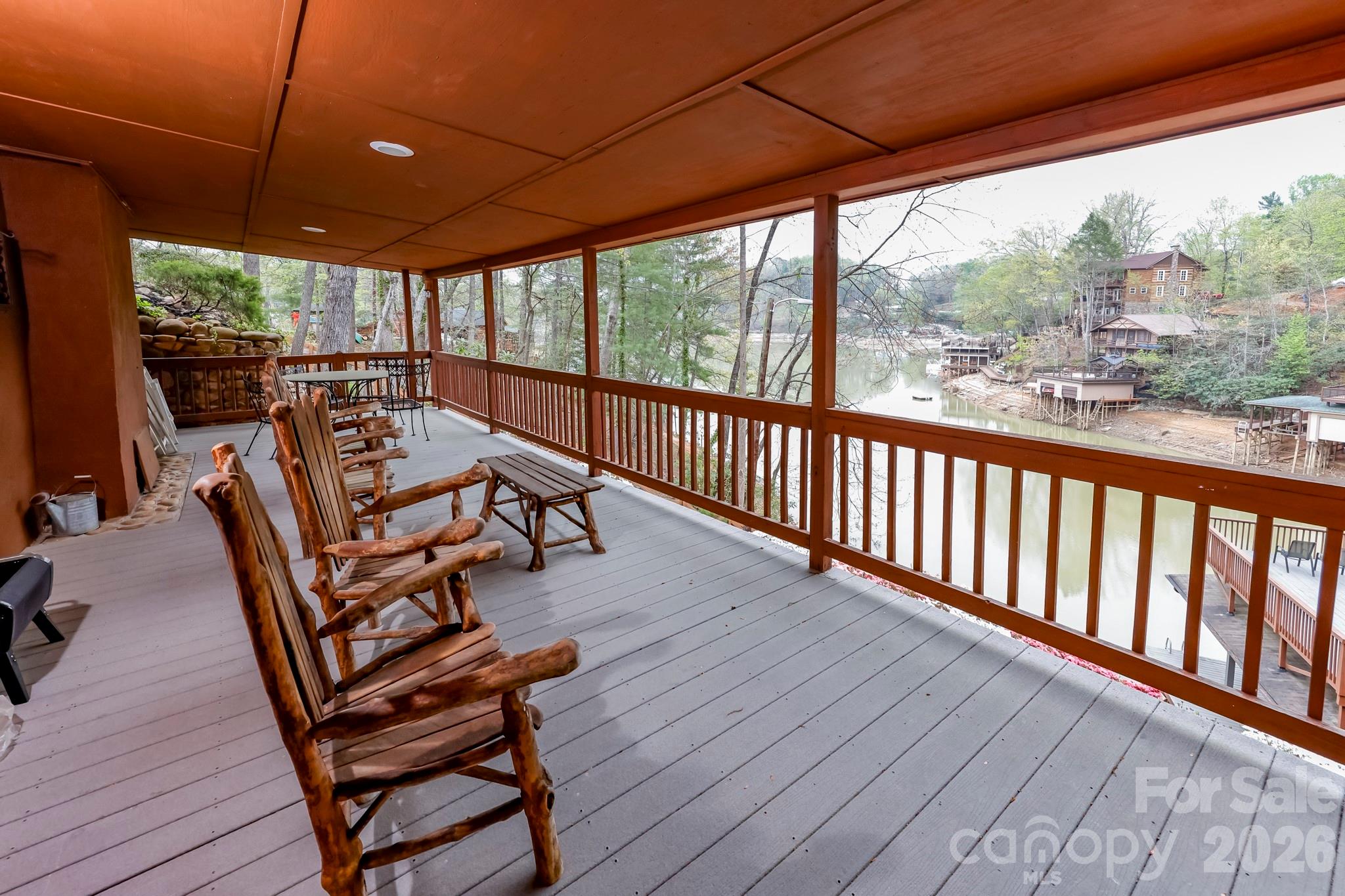 118 Rock Point Road Property Photo 6
